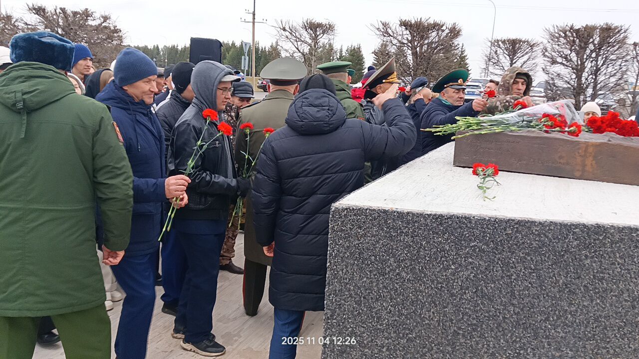 Бүген Сабада Бөек Ватан сугышында һәлак булганнар һәм хәбәрсез югалганнар истәлегенә һәйкәл ачылды