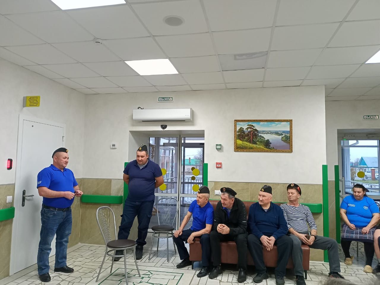 Сабаның хәрби-диңгез флоты ветераннары Лесхоз өлкәннәр һәм инвалидлар өчен интернат-йортында яшәүчеләр янында булдылар
