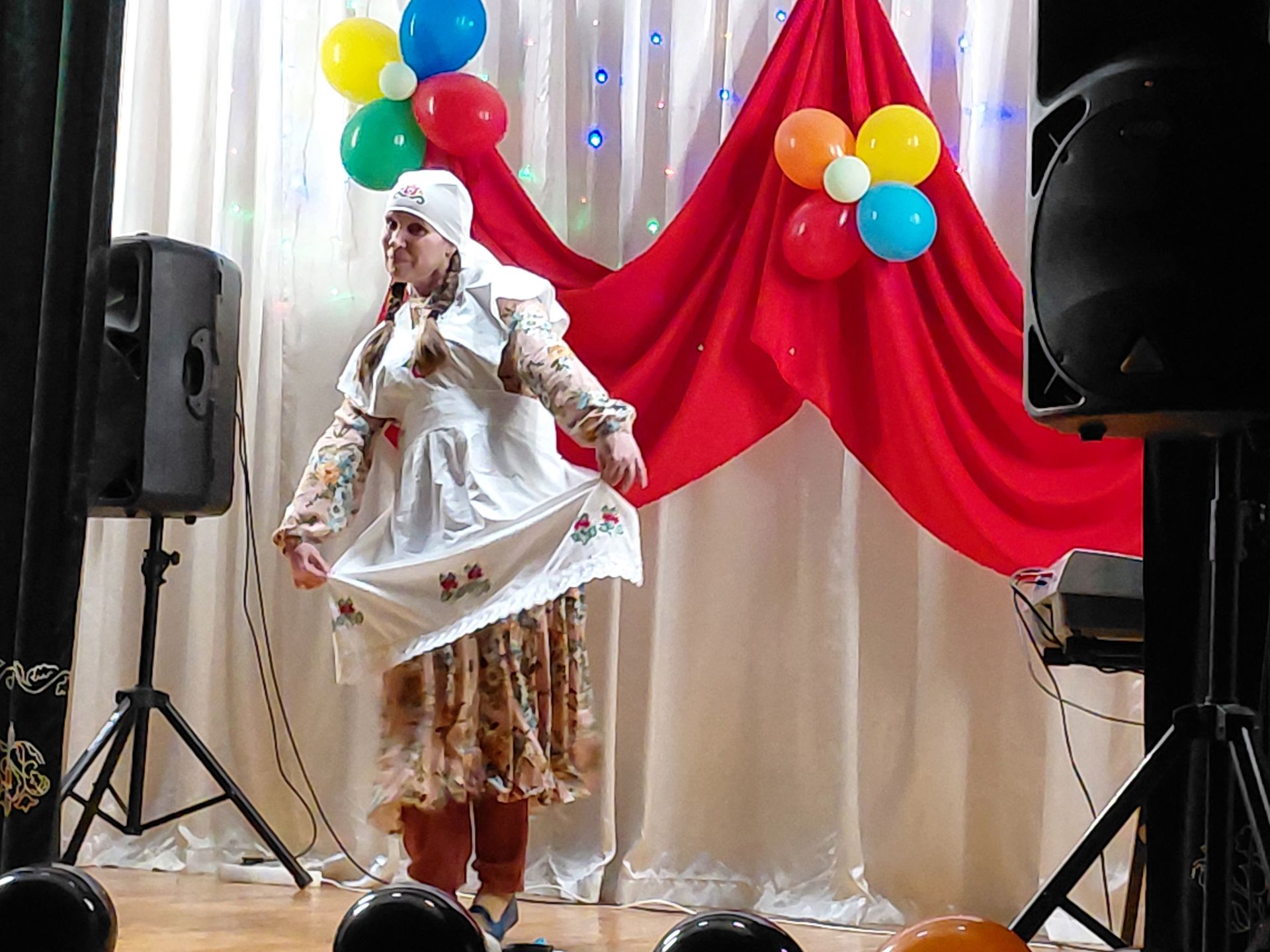Сабабашта «Туган җиргә кайтты кайтмаганнар «Хәтер китабы»на төренеп» дип исемләнгән отчет концерты узды