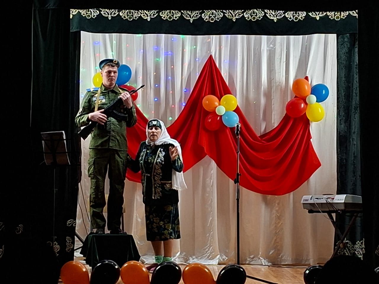 Сабабашта «Туган җиргә кайтты кайтмаганнар «Хәтер китабы»на төренеп» дип исемләнгән отчет концерты узды