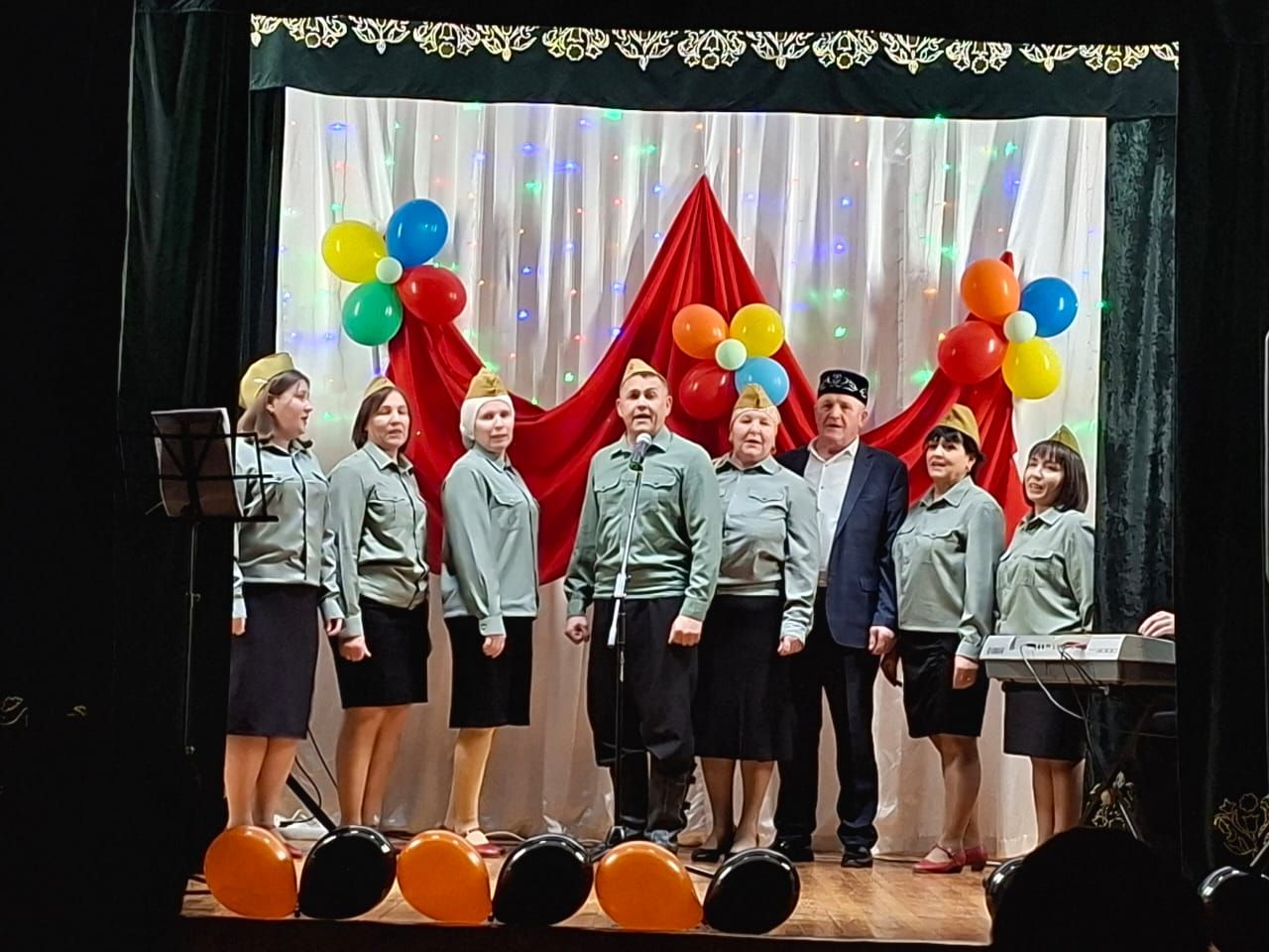 Сабабашта «Туган җиргә кайтты кайтмаганнар «Хәтер китабы»на төренеп» дип исемләнгән отчет концерты узды