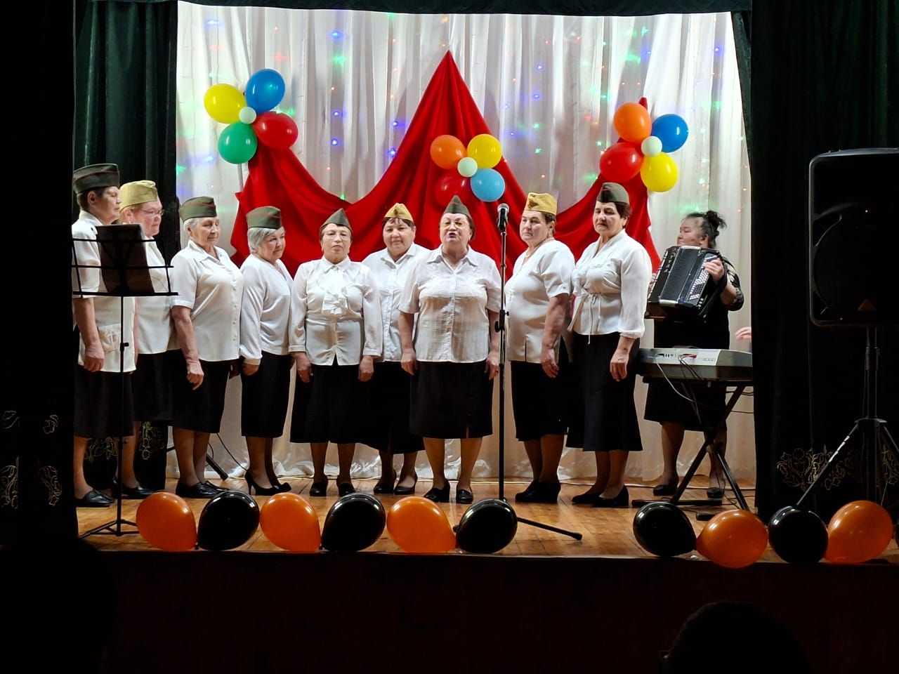 Сабабашта «Туган җиргә кайтты кайтмаганнар «Хәтер китабы»на төренеп» дип исемләнгән отчет концерты узды