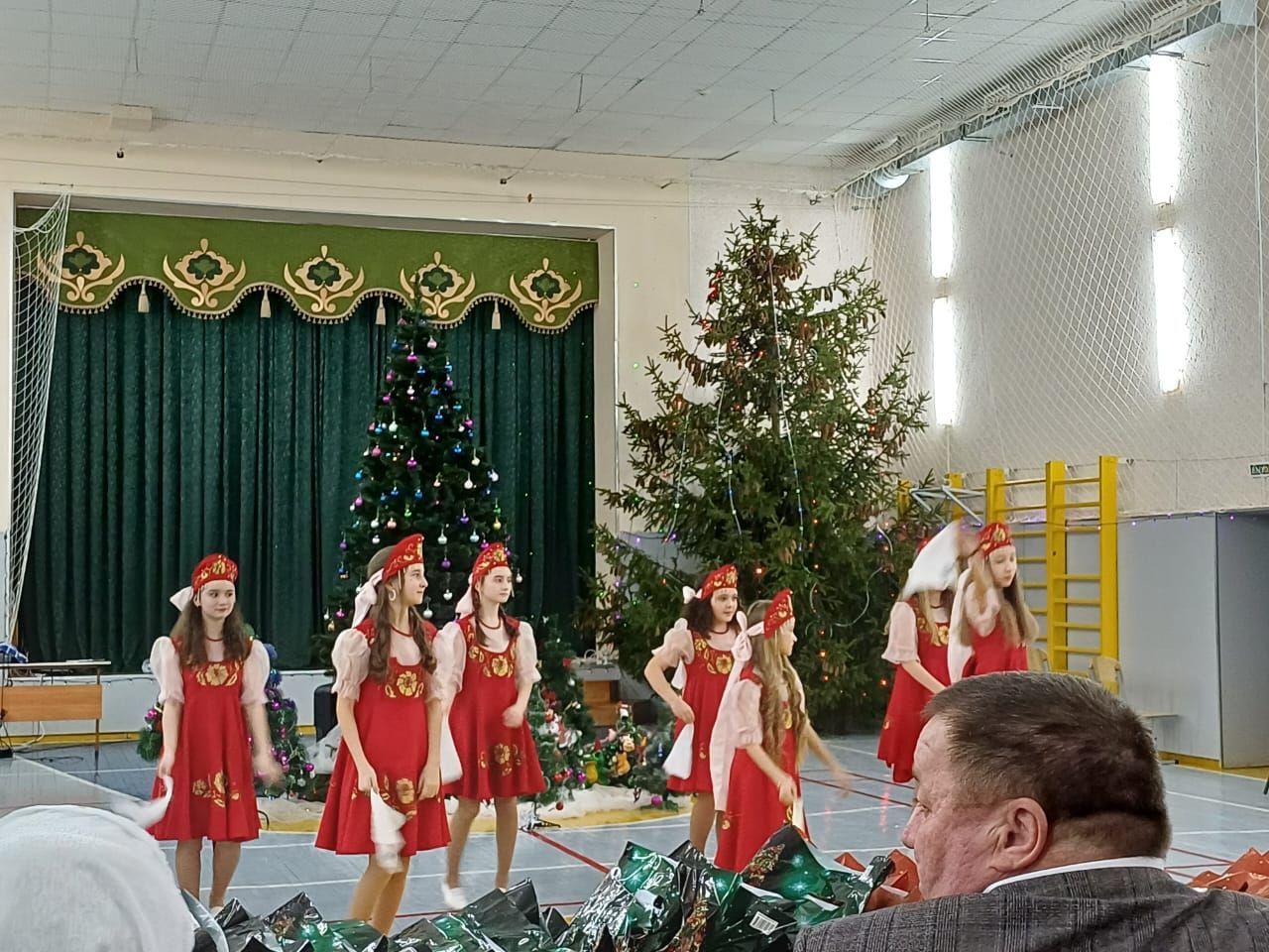 Олы Кибәче урта мәктәбендә укучылар өчен Яңа ел бәйрәме узды