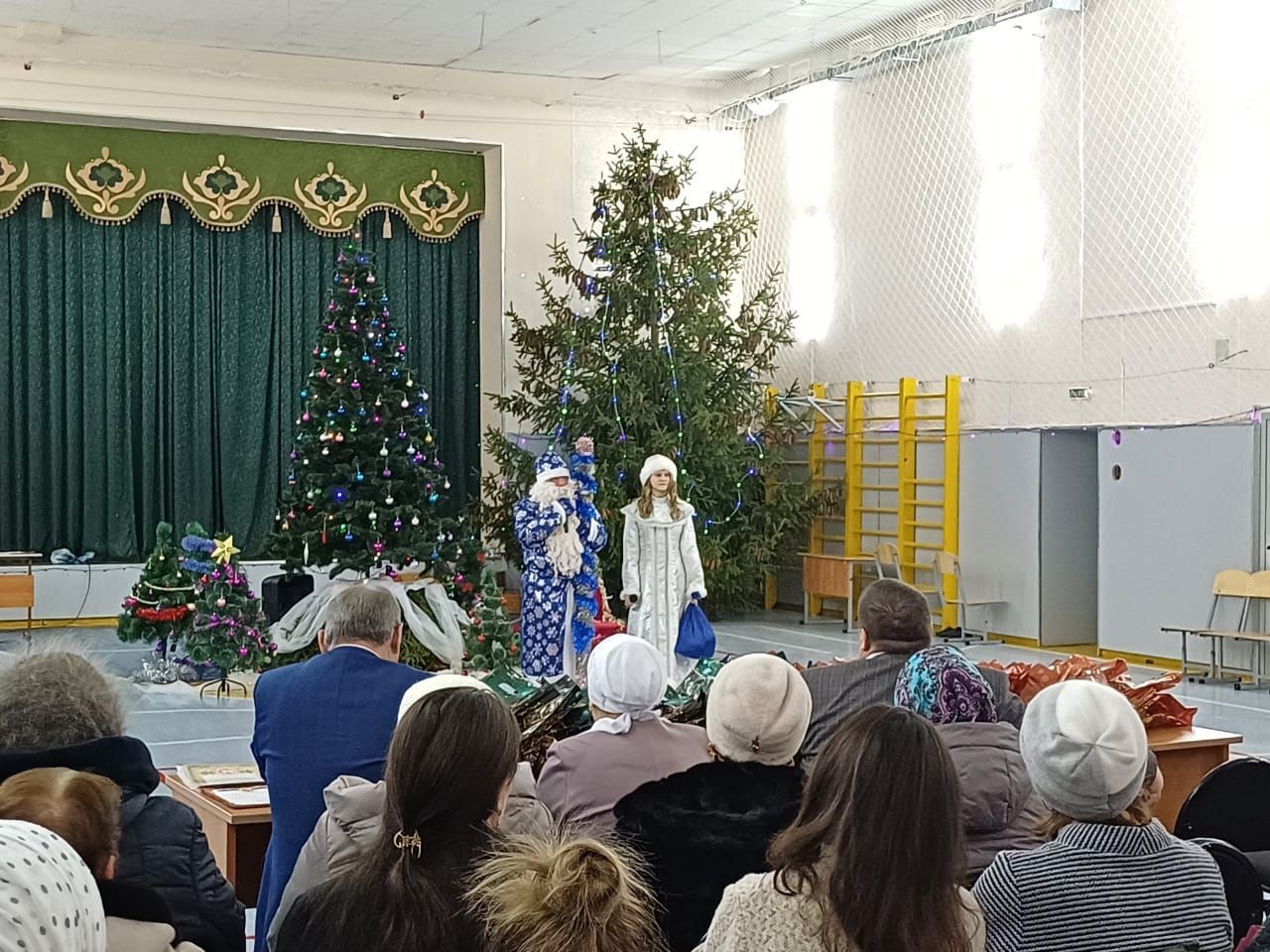 Олы Кибәче урта мәктәбендә укучылар өчен Яңа ел бәйрәме узды