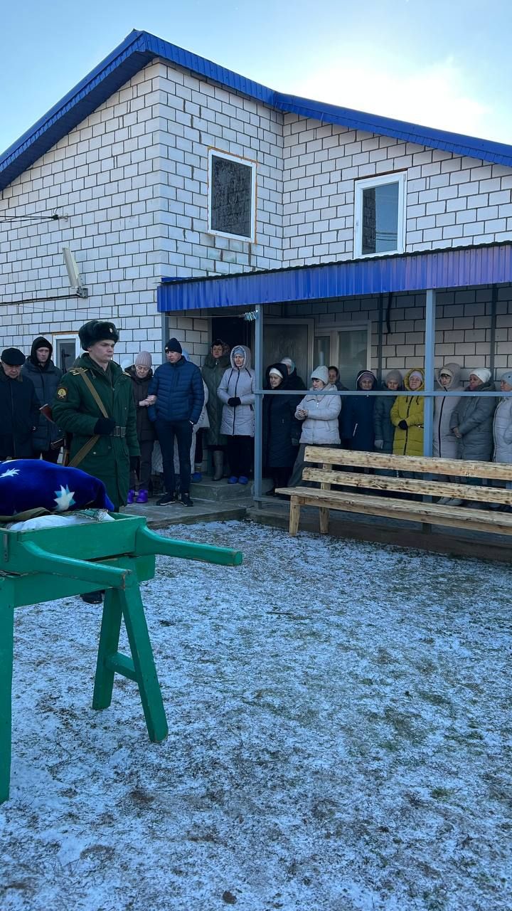 Бүген махсус хәрби операциядә һәлак булган райондашыбыз Сәйдәш Газизовны соңгы юлга озаттылар