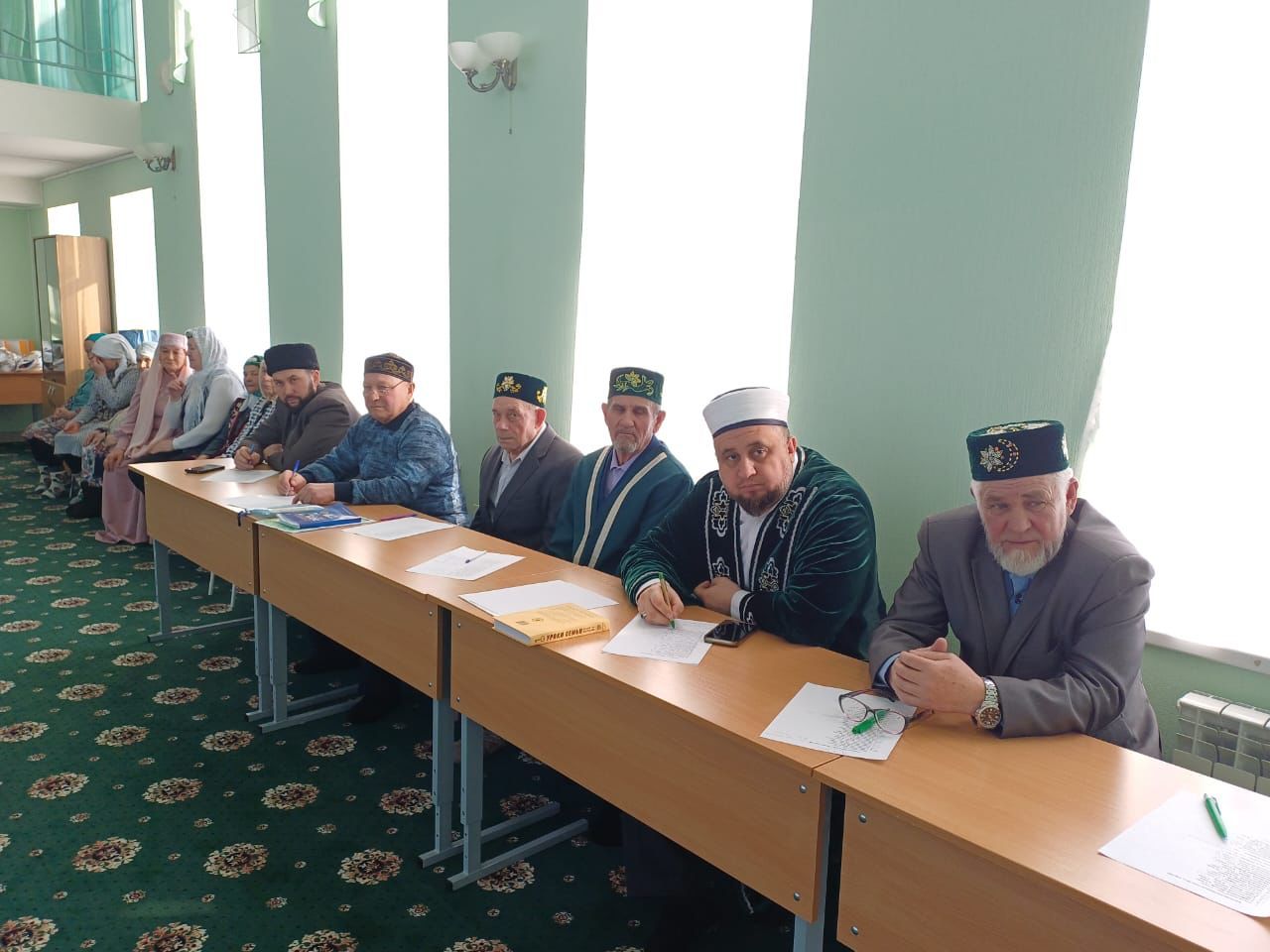Олы Кибәчедә ир балалар азан әйтүдә көч сынаштылар
