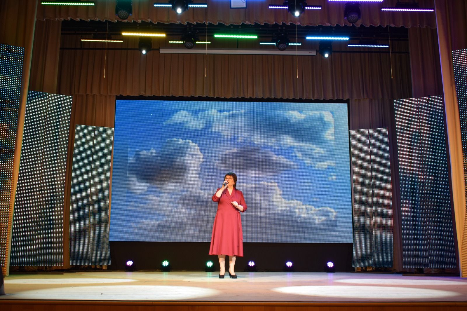 Шәмәрдән мәдәният йортында «Безнең яшьлек иртә утка керде» дигән патриотик кичә булып узды