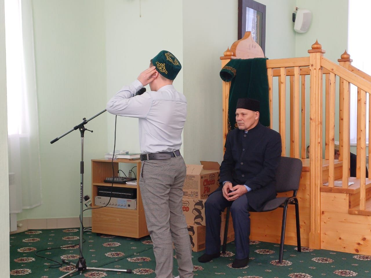 Олы Кибәчедә ир балалар азан әйтүдә көч сынаштылар