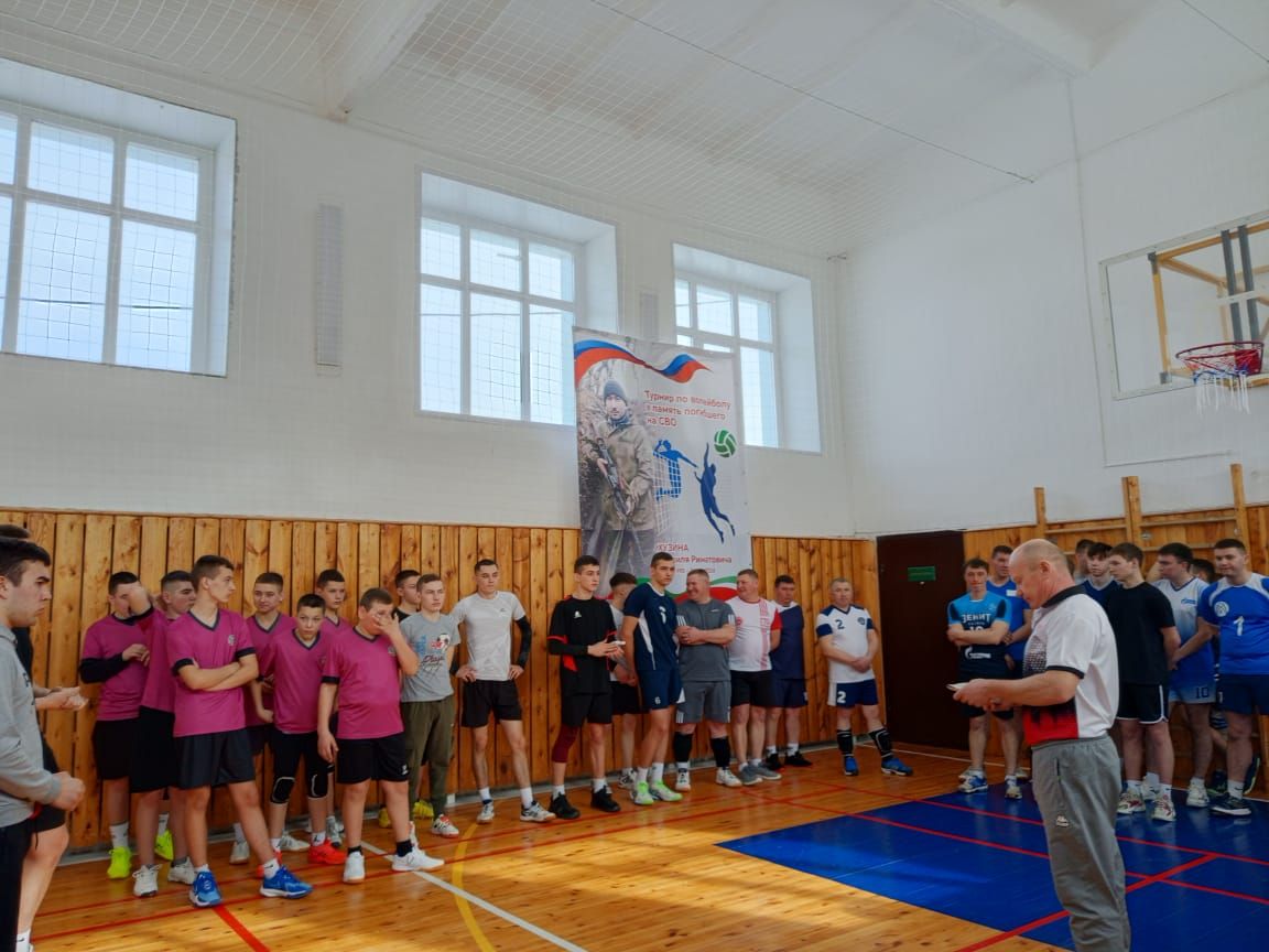 Иске Мичәндә махсус хәрби операциядә вафат булган авылдашларын искә алдылар