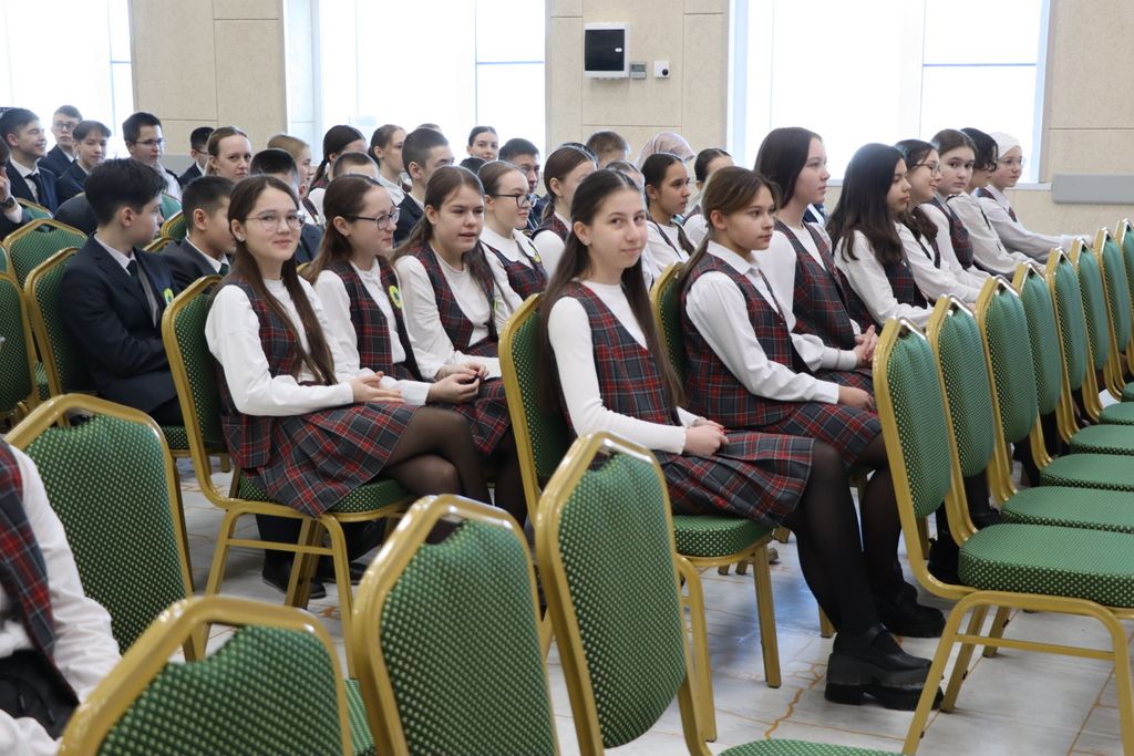 Имин  киләчәк өчен – бүгеннән бергә булырга. Укучылар белән «Конструктив диалог»