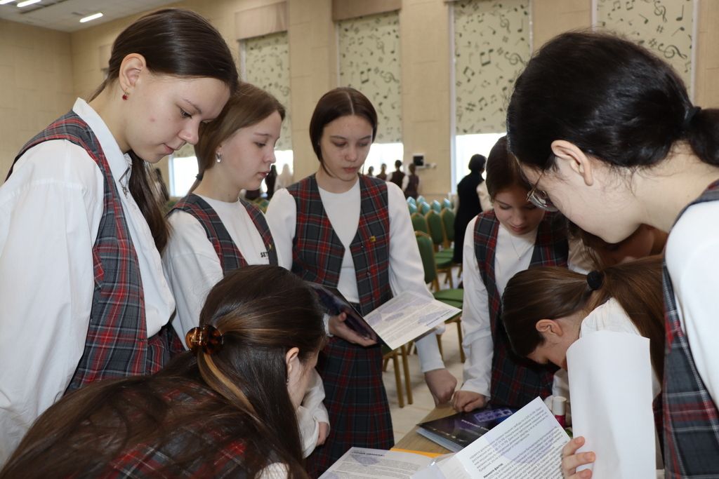 Имин  киләчәк өчен – бүгеннән бергә булырга. Укучылар белән «Конструктив диалог»