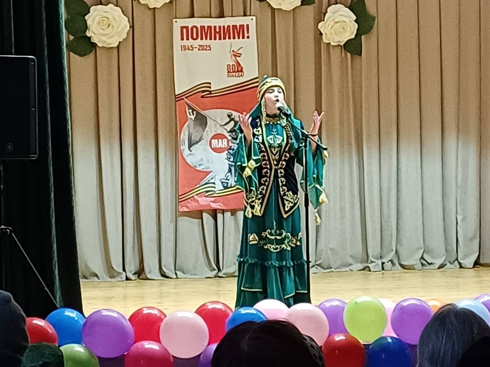 Ватанны саклаучылар елы һәм Бөек җиңүнең 80 еллыгы уңаеннан « Йөрәктән - йөрәккә » дип исемләнгән хәйрия концерты булып үтте.