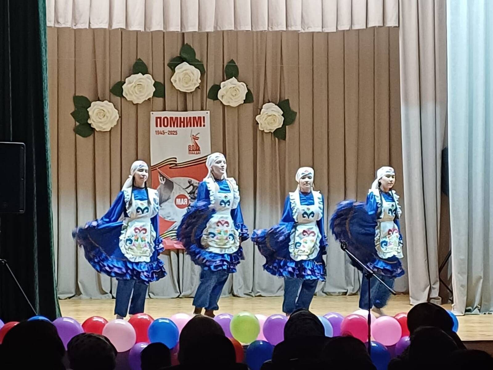 Ватанны саклаучылар елы һәм Бөек җиңүнең 80 еллыгы уңаеннан « Йөрәктән - йөрәккә » дип исемләнгән хәйрия концерты булып үтте.