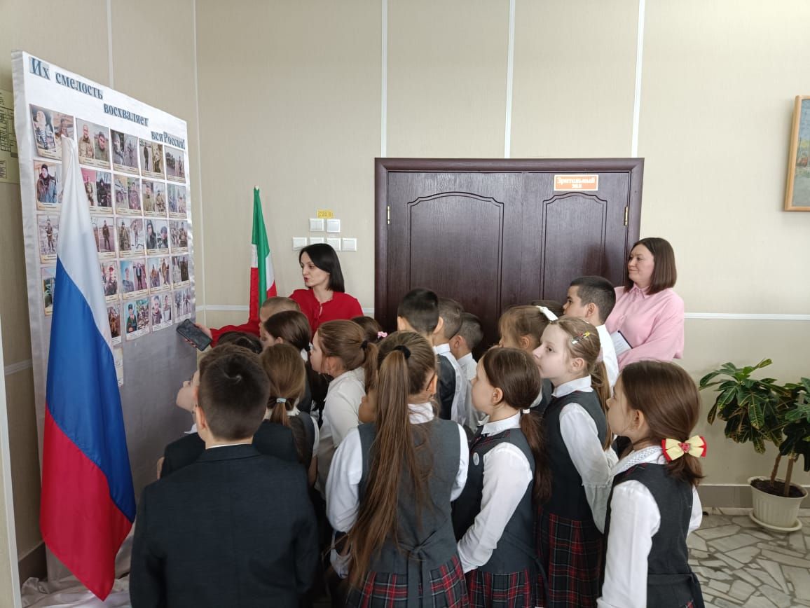Шәмәрдән мәдәният йортында  «Герой әтисе» дигән фотокүргәзмә эшли