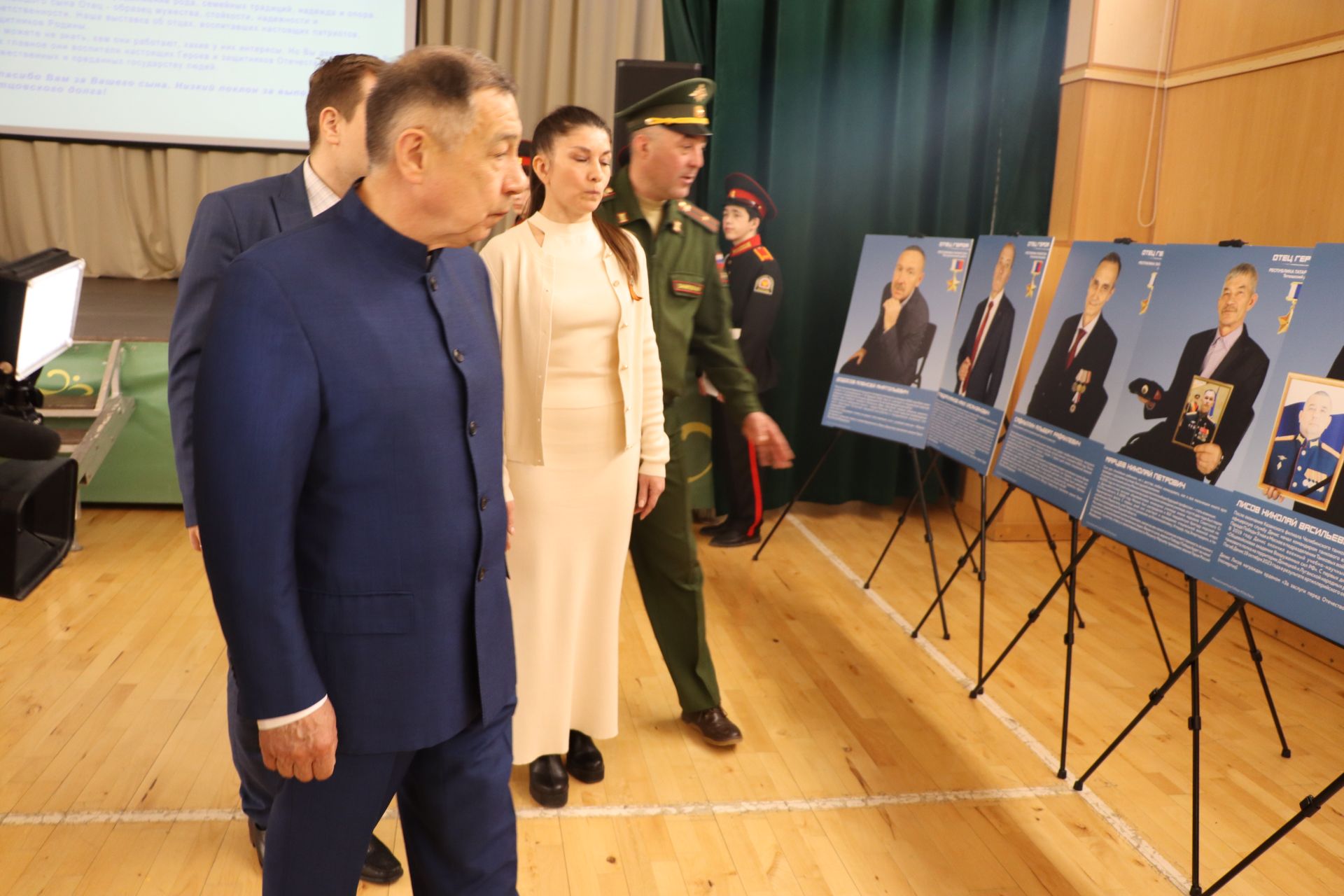 Сабага “Герой әтисе” күчмә фотокүргәзмәсе килде