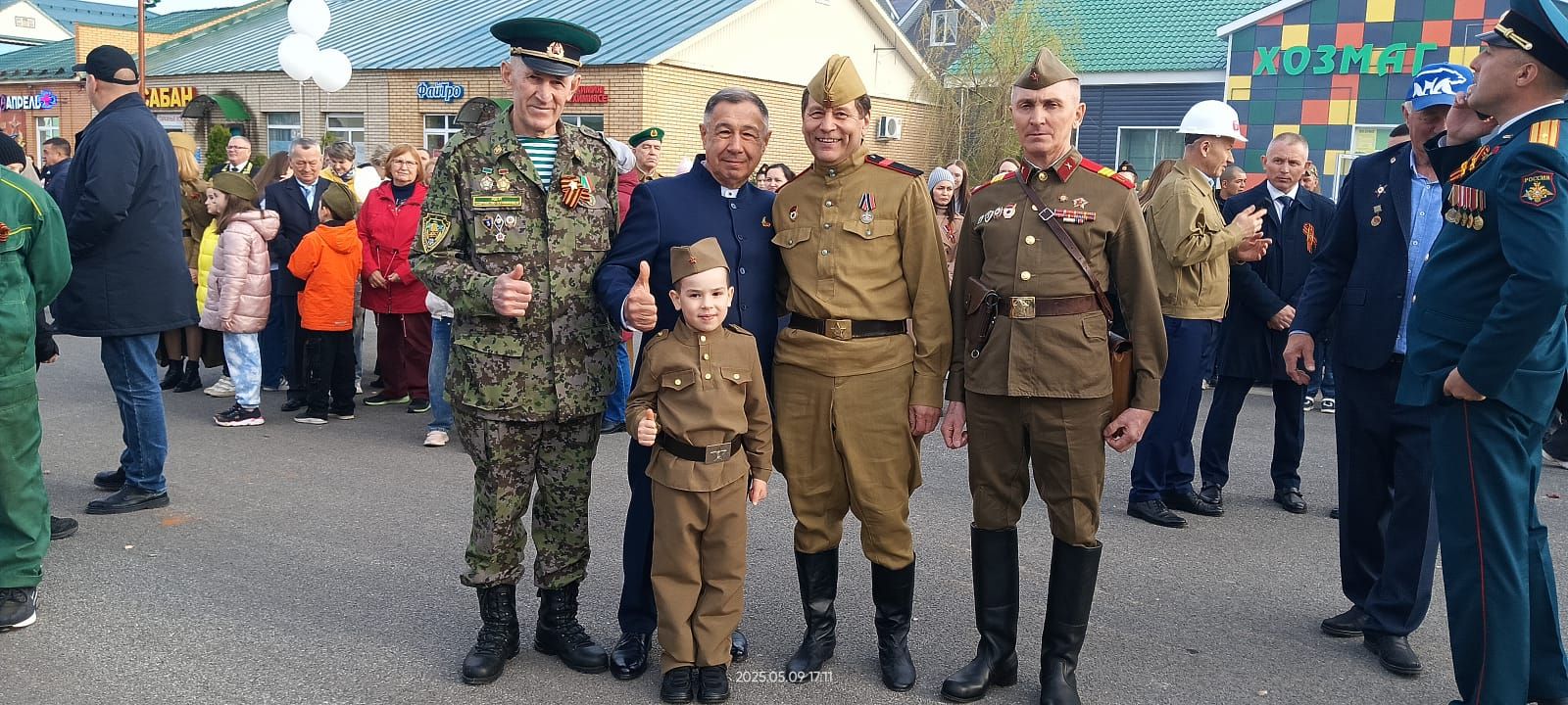 9 май көнне Сабада узган Җиңү бәйрәменнән фоторепортаж