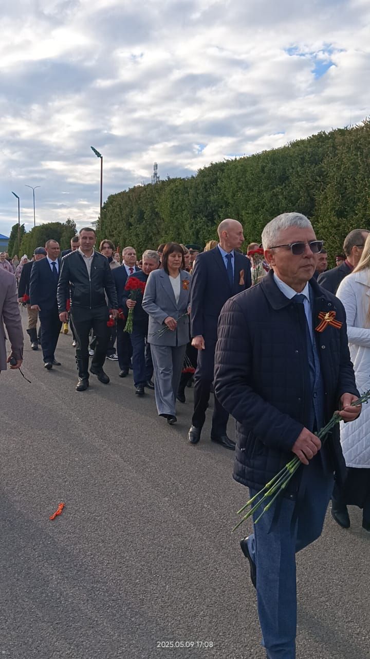 9 май көнне Сабада узган Җиңү бәйрәменнән фоторепортаж