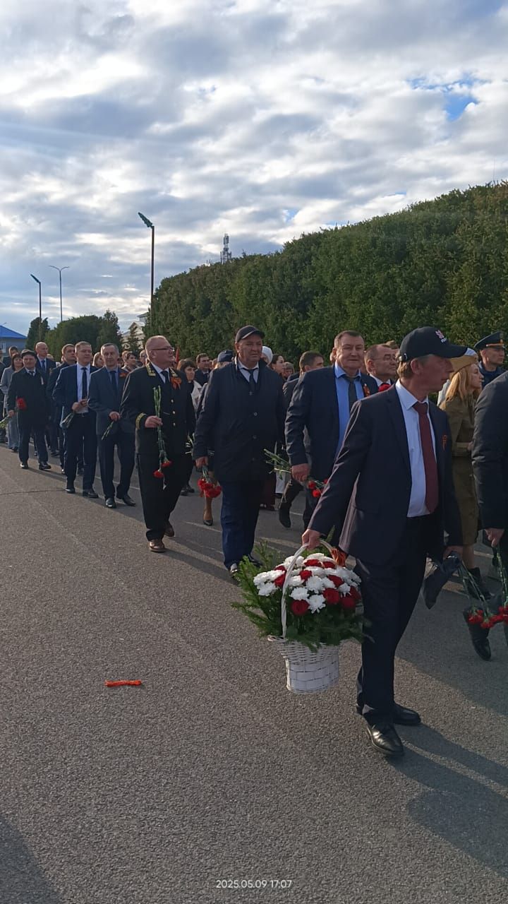 9 май көнне Сабада узган Җиңү бәйрәменнән фоторепортаж