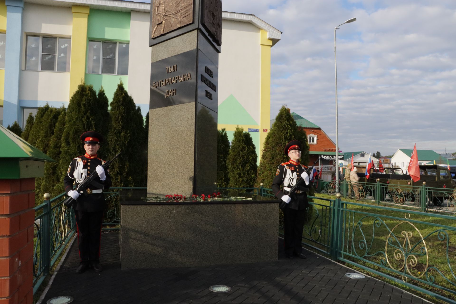9 май көнне Сабада узган Җиңү бәйрәменнән фоторепортаж