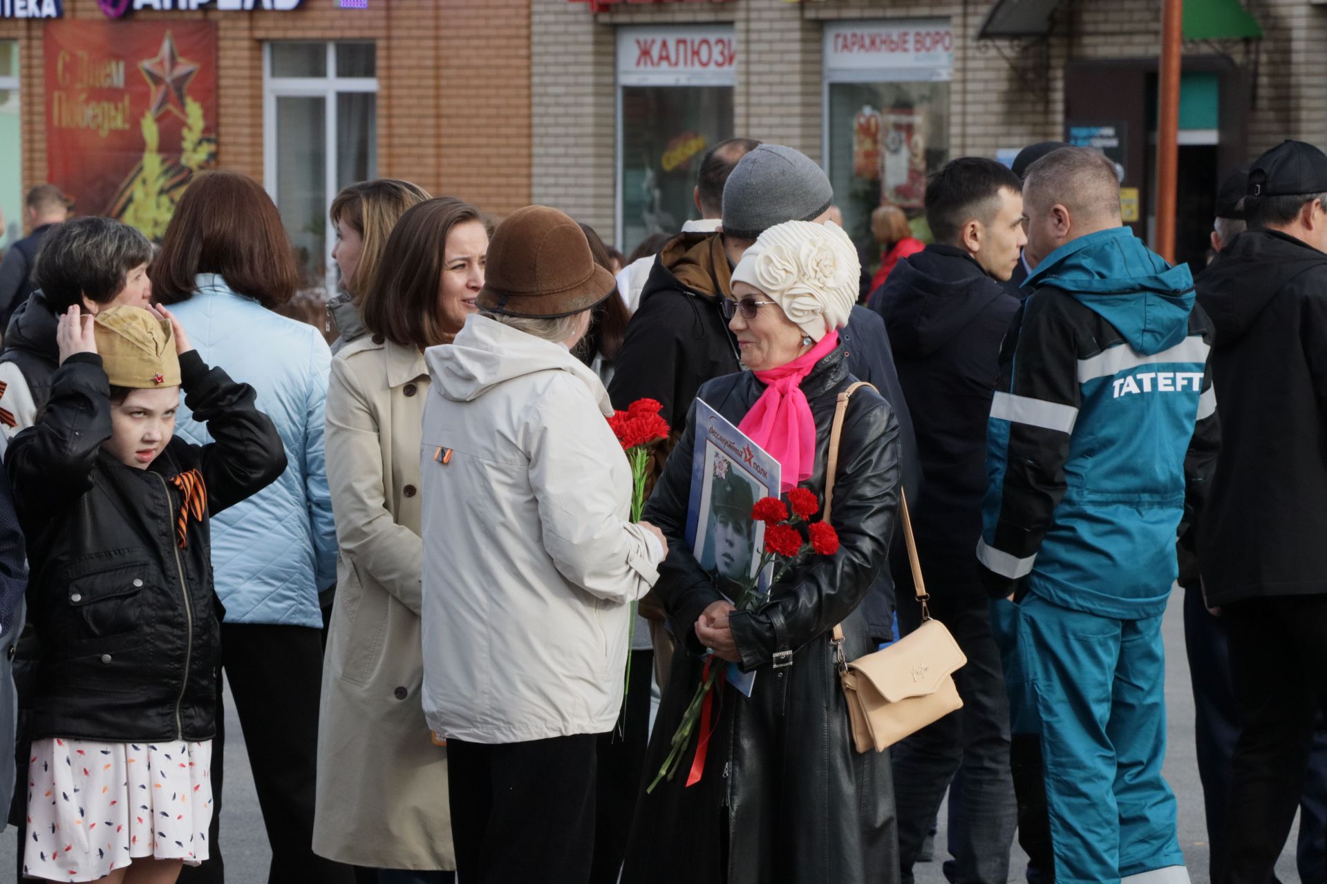 9 май көнне Сабада узган Җиңү бәйрәменнән фоторепортаж
