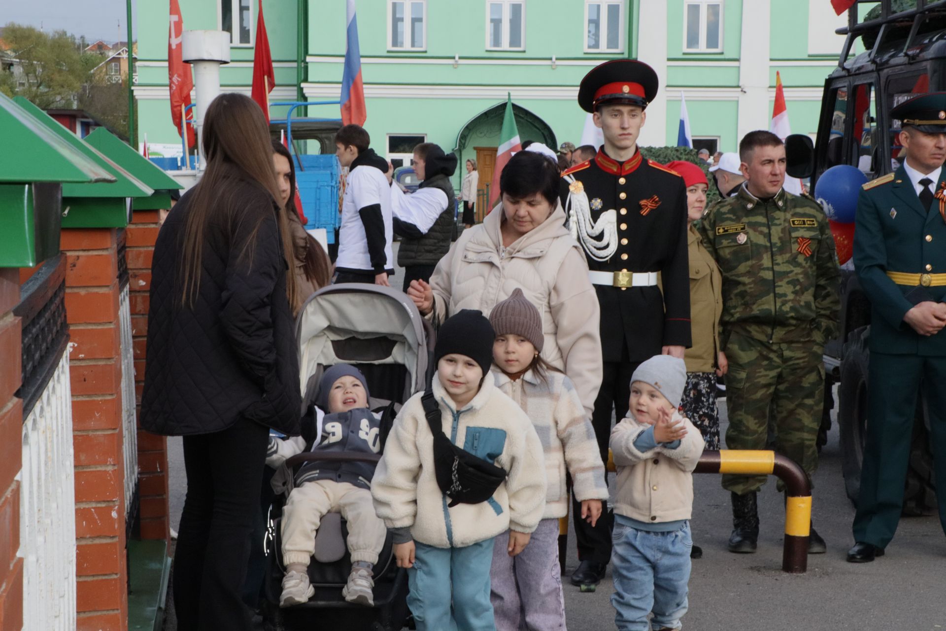 9 май көнне Сабада узган Җиңү бәйрәменнән фоторепортаж