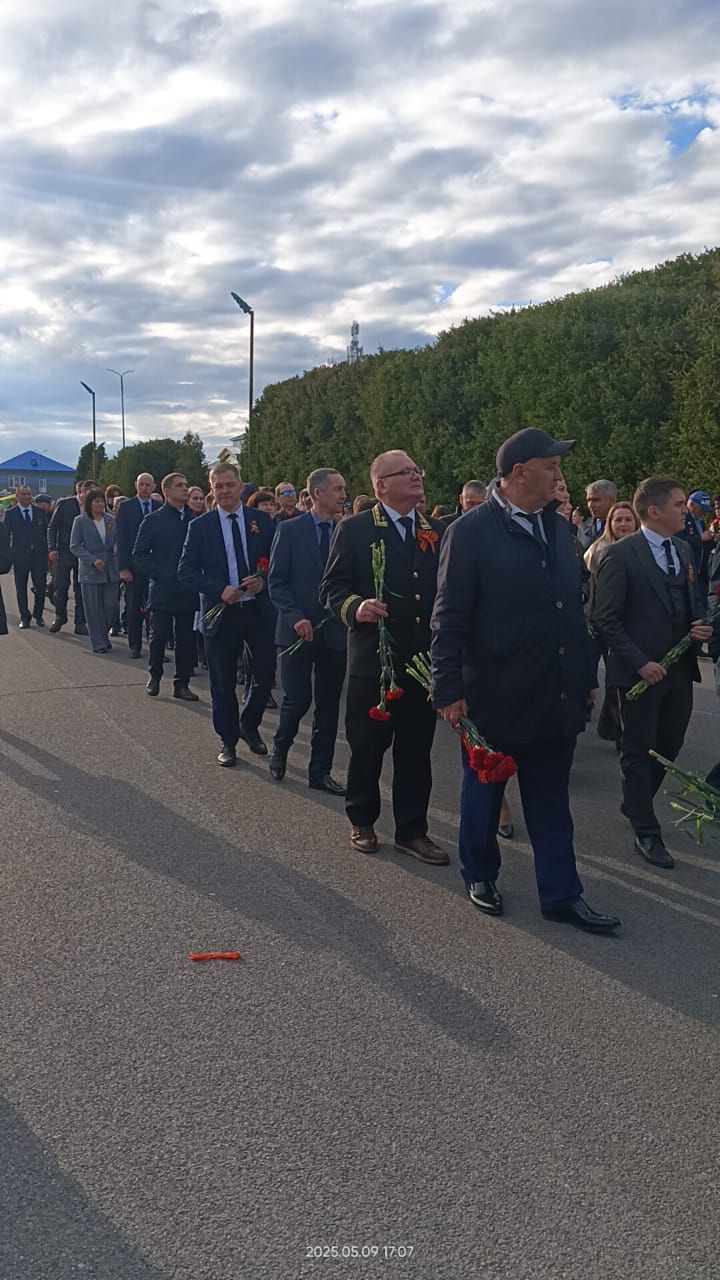 9 май көнне Сабада узган Җиңү бәйрәменнән фоторепортаж
