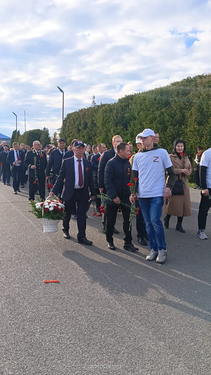9 май көнне Сабада узган Җиңү бәйрәменнән фоторепортаж