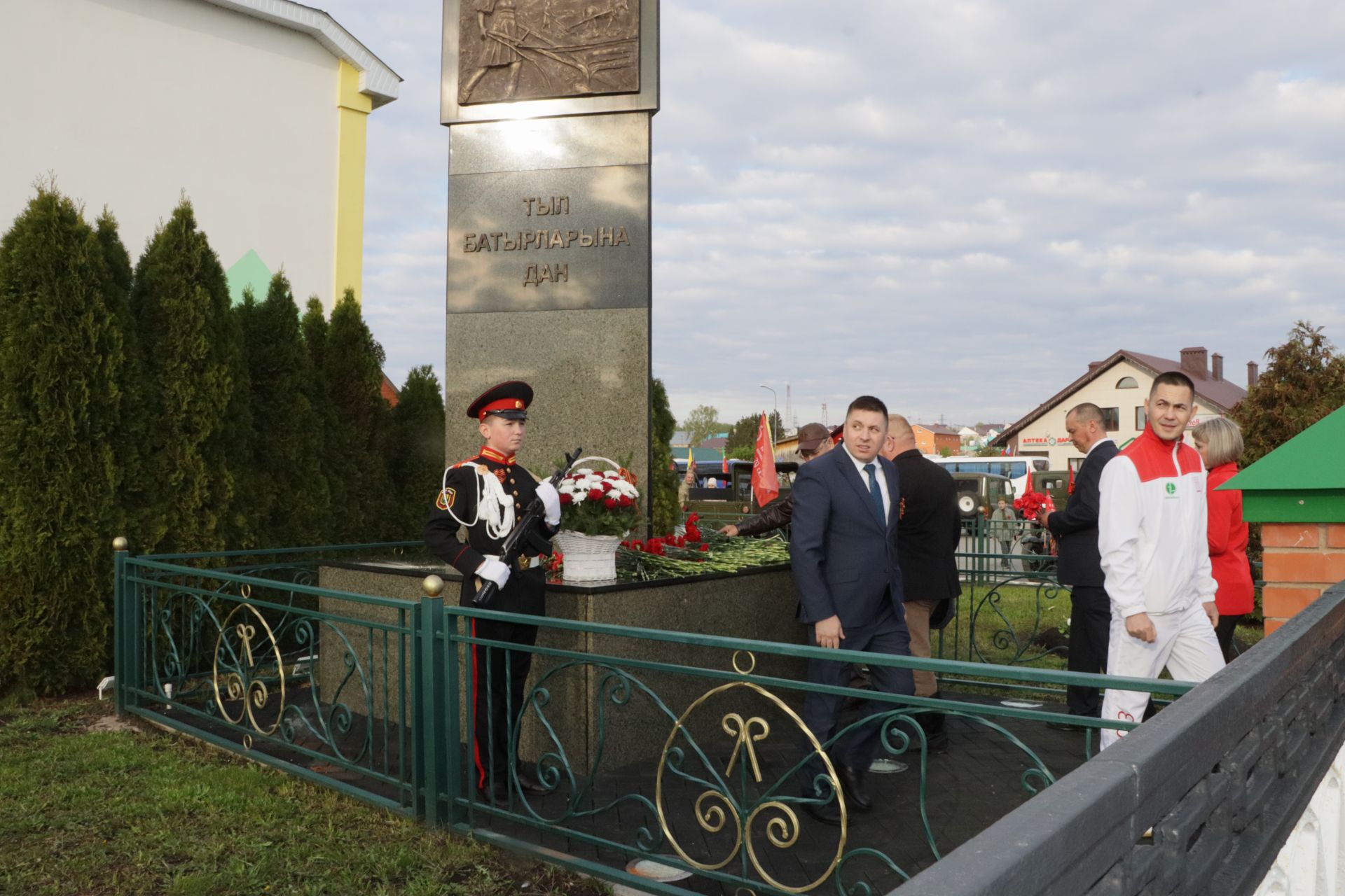 9 май көнне Сабада узган Җиңү бәйрәменнән фоторепортаж