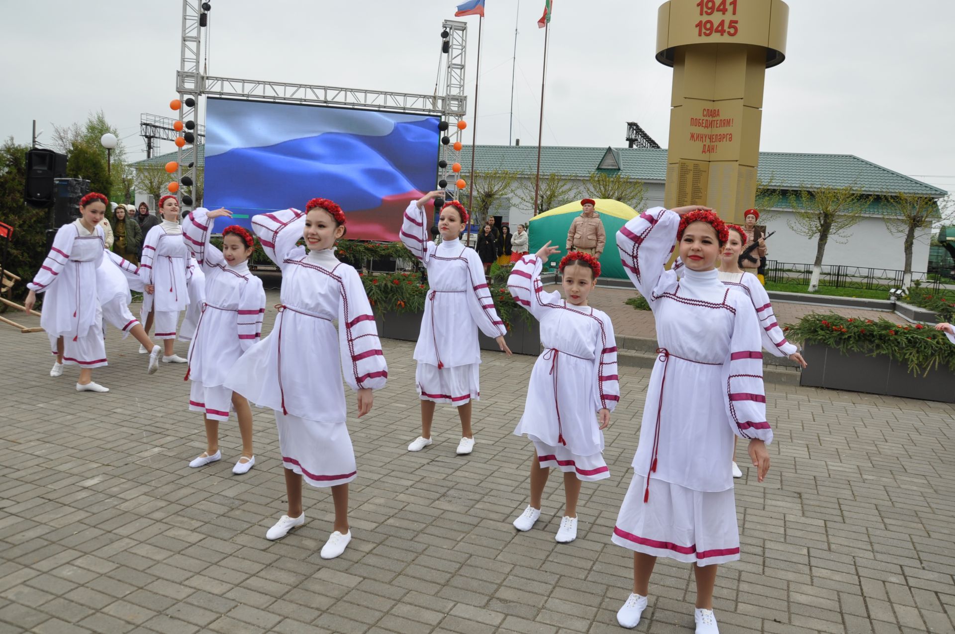 Җиңү көненә багышланган  парад һәм бәйрәм митингы Шәмәрдәндә дә  тантаналы шартларда үтте