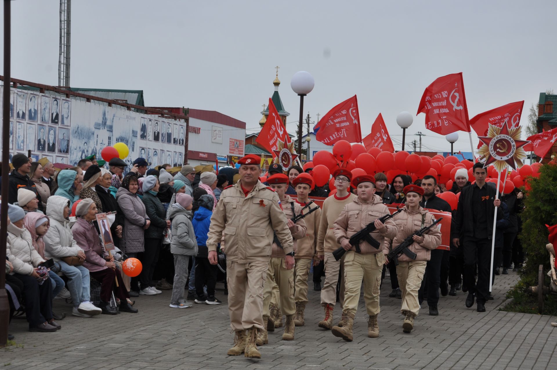 Җиңү көненә багышланган  парад һәм бәйрәм митингы Шәмәрдәндә дә  тантаналы шартларда үтте