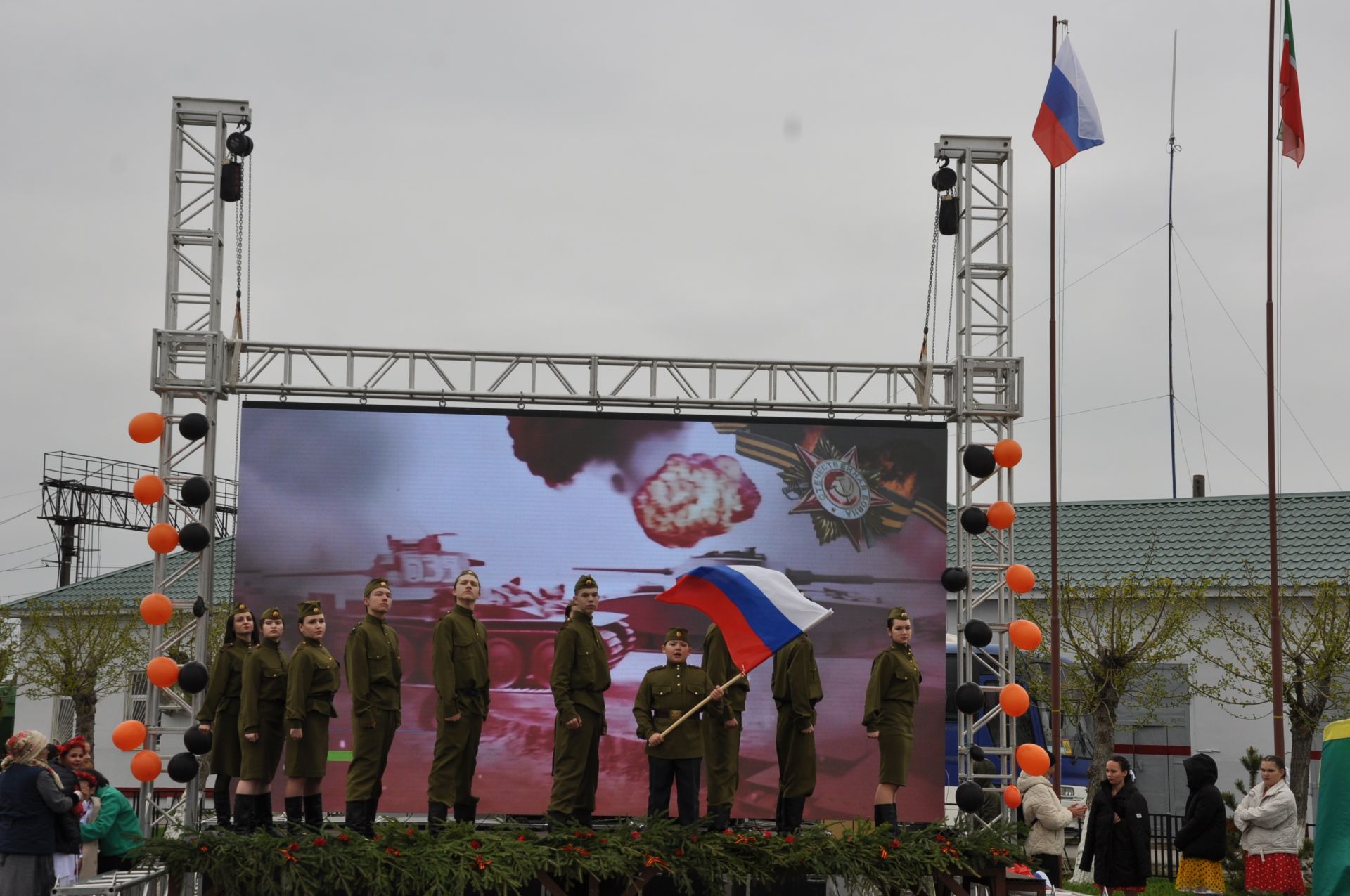 Җиңү көненә багышланган  парад һәм бәйрәм митингы Шәмәрдәндә дә  тантаналы шартларда үтте