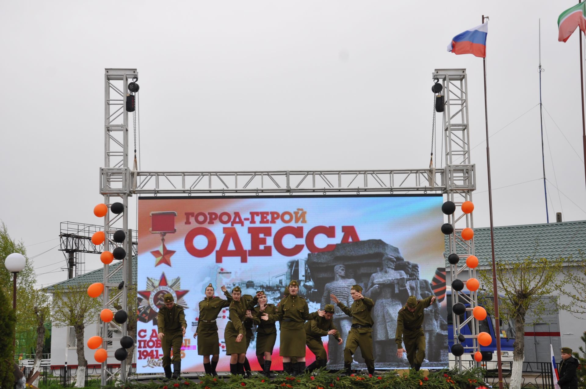 Җиңү көненә багышланган  парад һәм бәйрәм митингы Шәмәрдәндә дә  тантаналы шартларда үтте