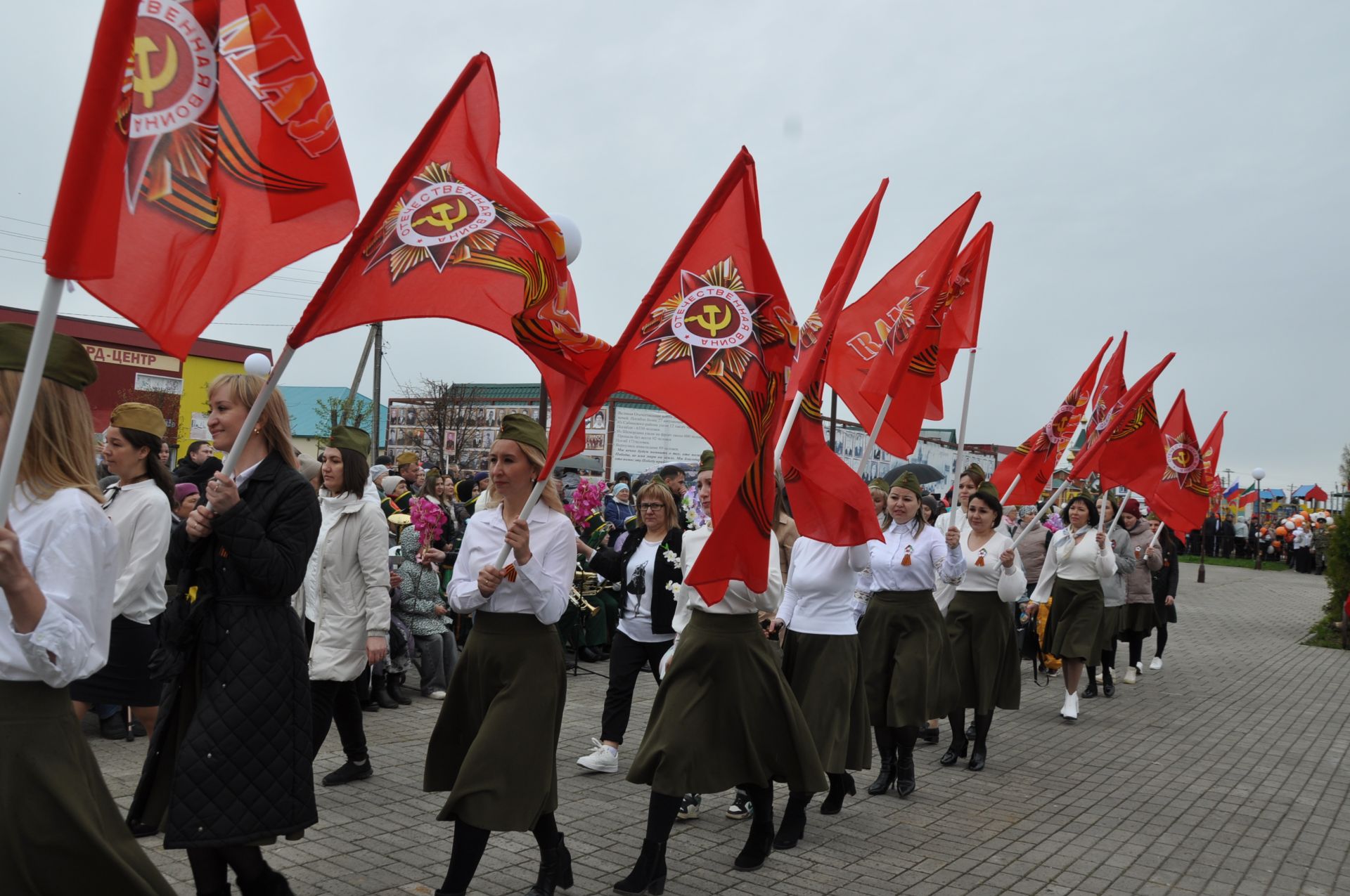 Җиңү көненә багышланган  парад һәм бәйрәм митингы Шәмәрдәндә дә  тантаналы шартларда үтте
