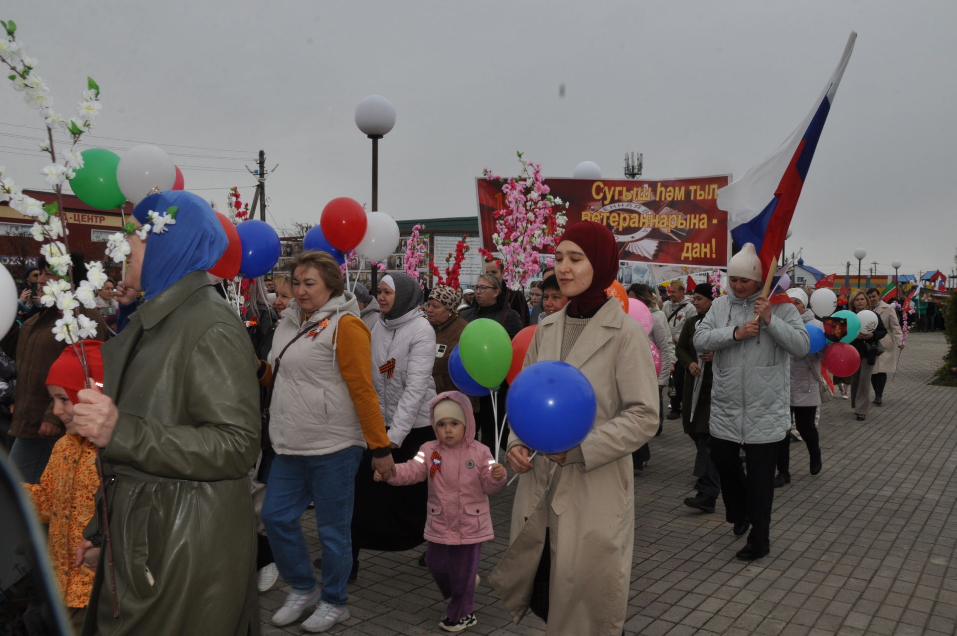 Җиңү көненә багышланган  парад һәм бәйрәм митингы Шәмәрдәндә дә  тантаналы шартларда үтте