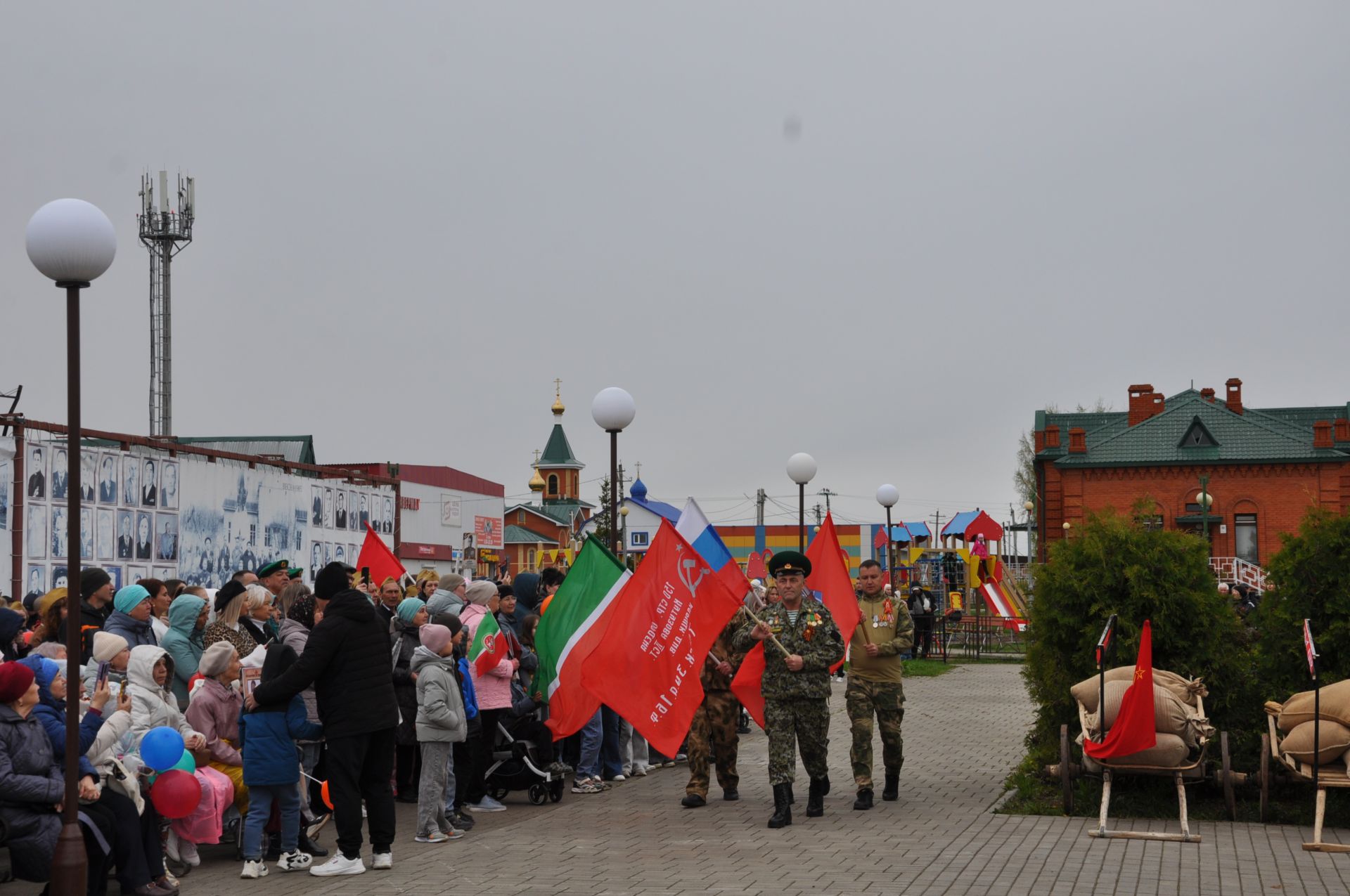 Җиңү көненә багышланган  парад һәм бәйрәм митингы Шәмәрдәндә дә  тантаналы шартларда үтте