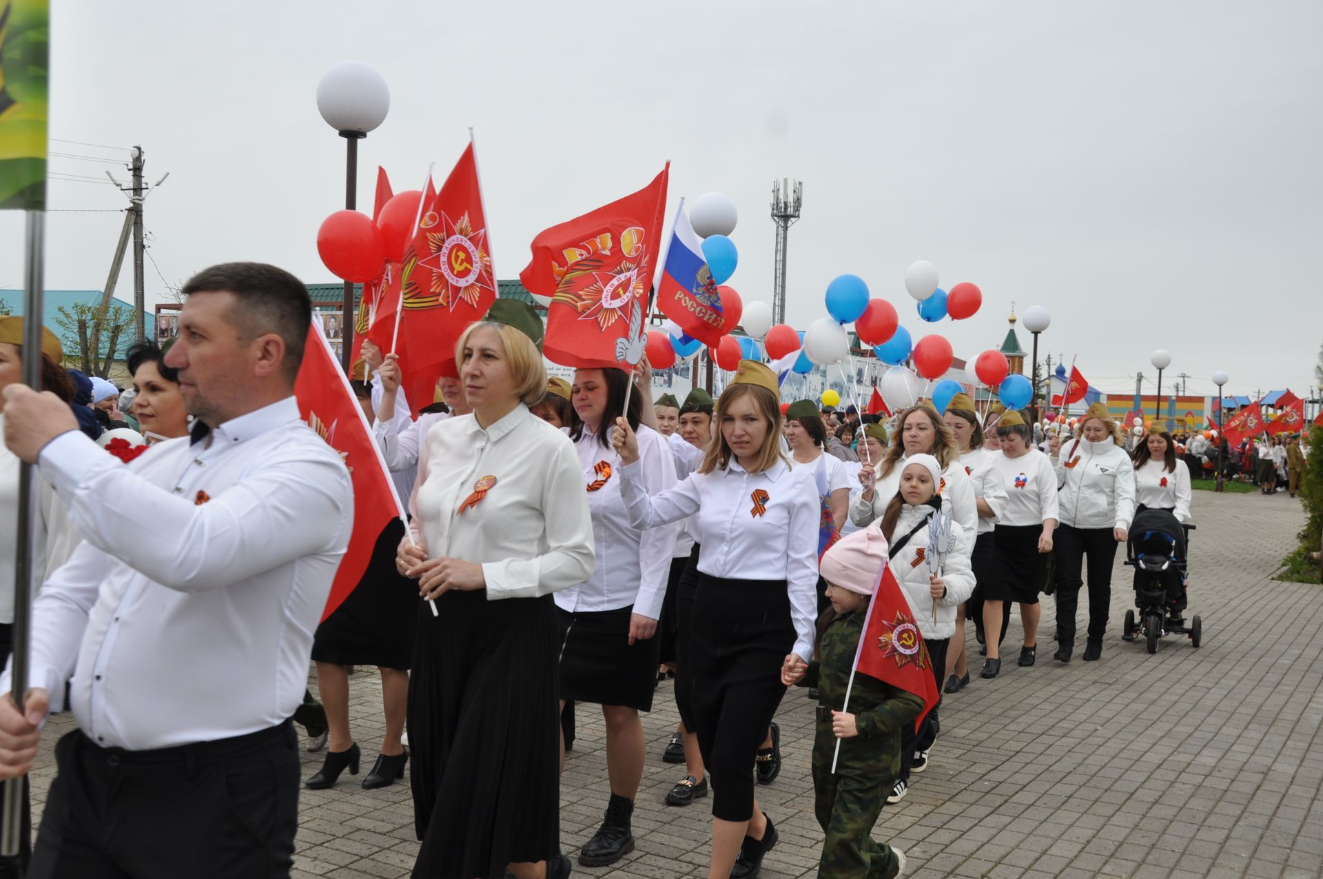Җиңү көненә багышланган  парад һәм бәйрәм митингы Шәмәрдәндә дә  тантаналы шартларда үтте