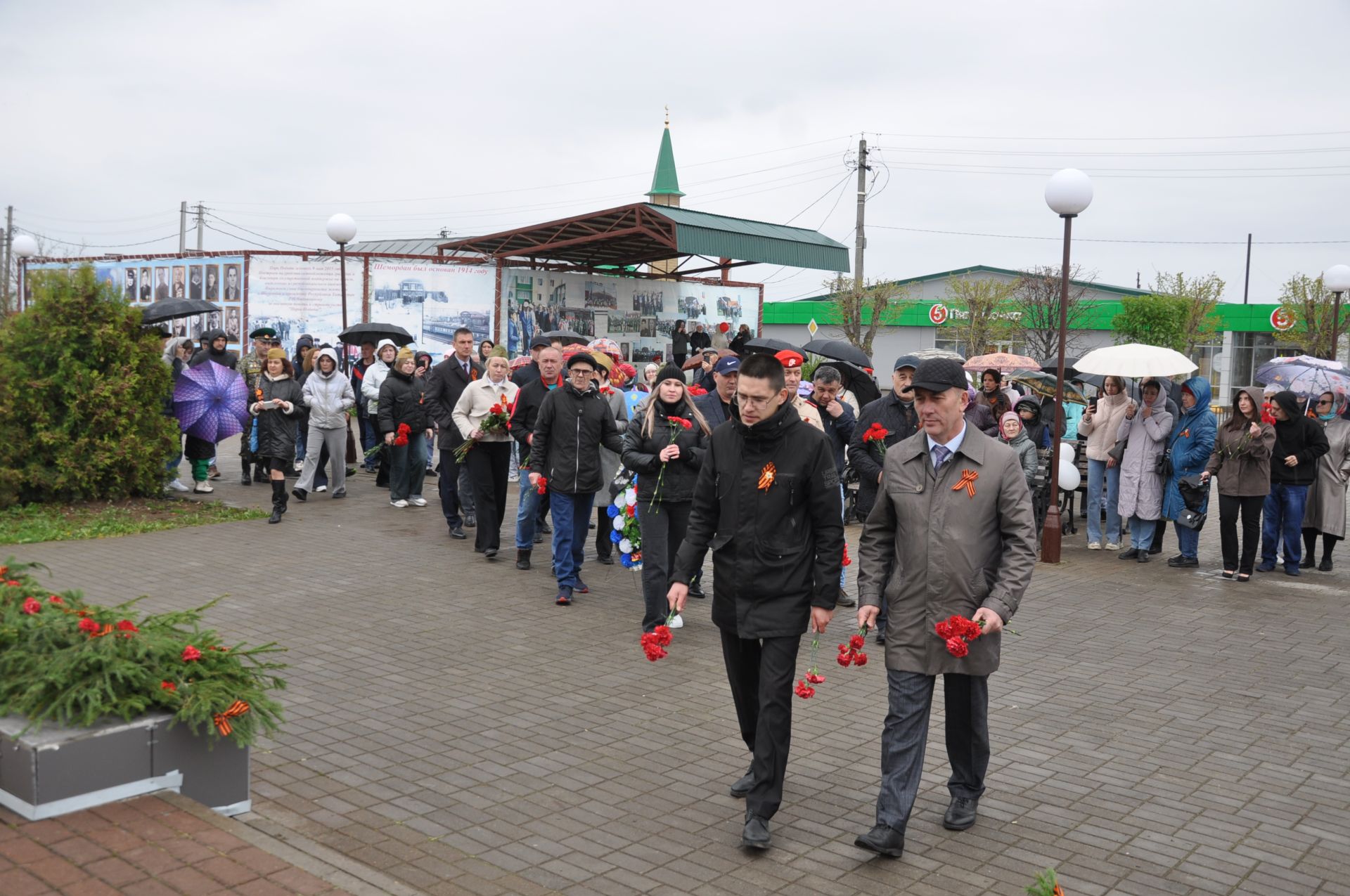 Җиңү көненә багышланган  парад һәм бәйрәм митингы Шәмәрдәндә дә  тантаналы шартларда үтте