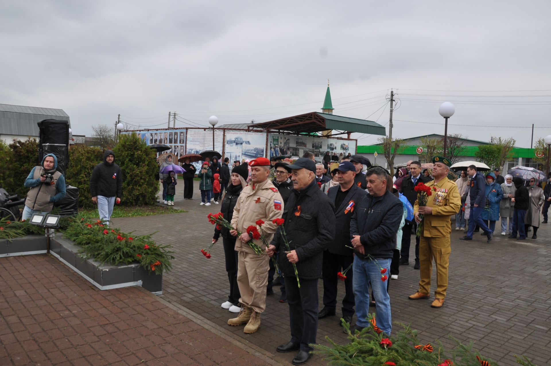 Җиңү көненә багышланган  парад һәм бәйрәм митингы Шәмәрдәндә дә  тантаналы шартларда үтте