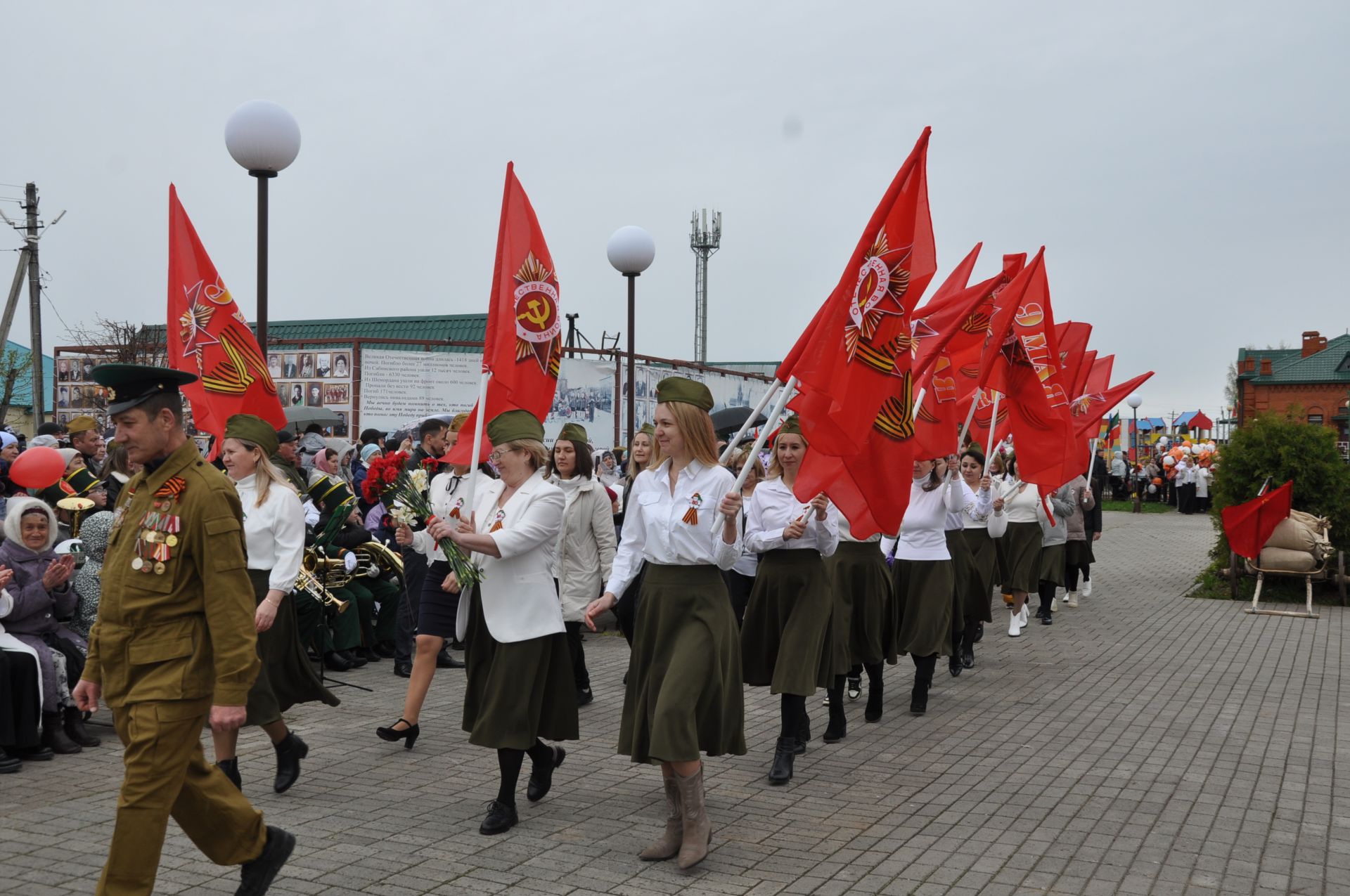 Җиңү көненә багышланган  парад һәм бәйрәм митингы Шәмәрдәндә дә  тантаналы шартларда үтте