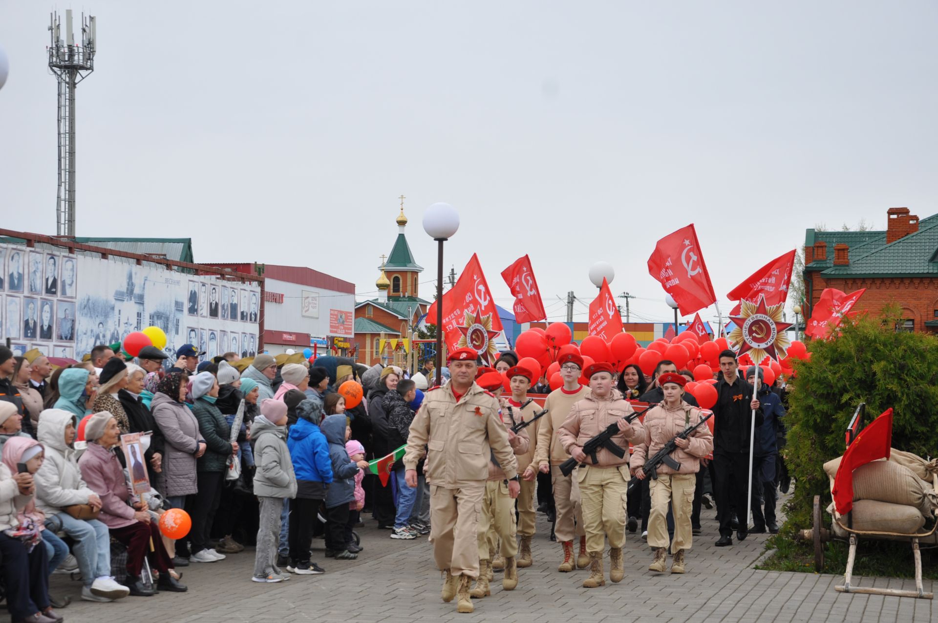 Җиңү көненә багышланган  парад һәм бәйрәм митингы Шәмәрдәндә дә  тантаналы шартларда үтте