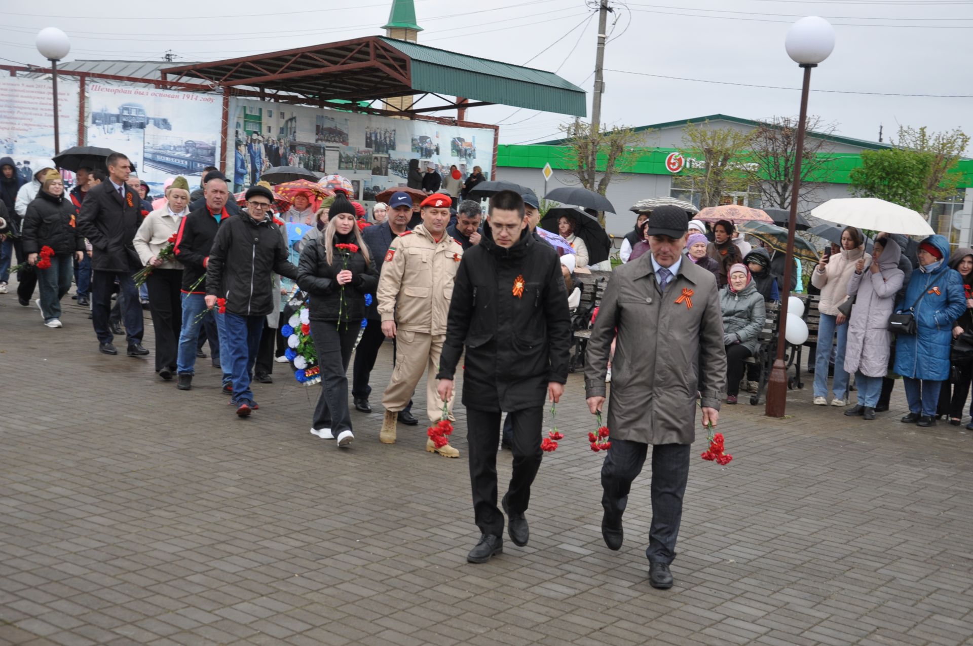 Җиңү көненә багышланган  парад һәм бәйрәм митингы Шәмәрдәндә дә  тантаналы шартларда үтте
