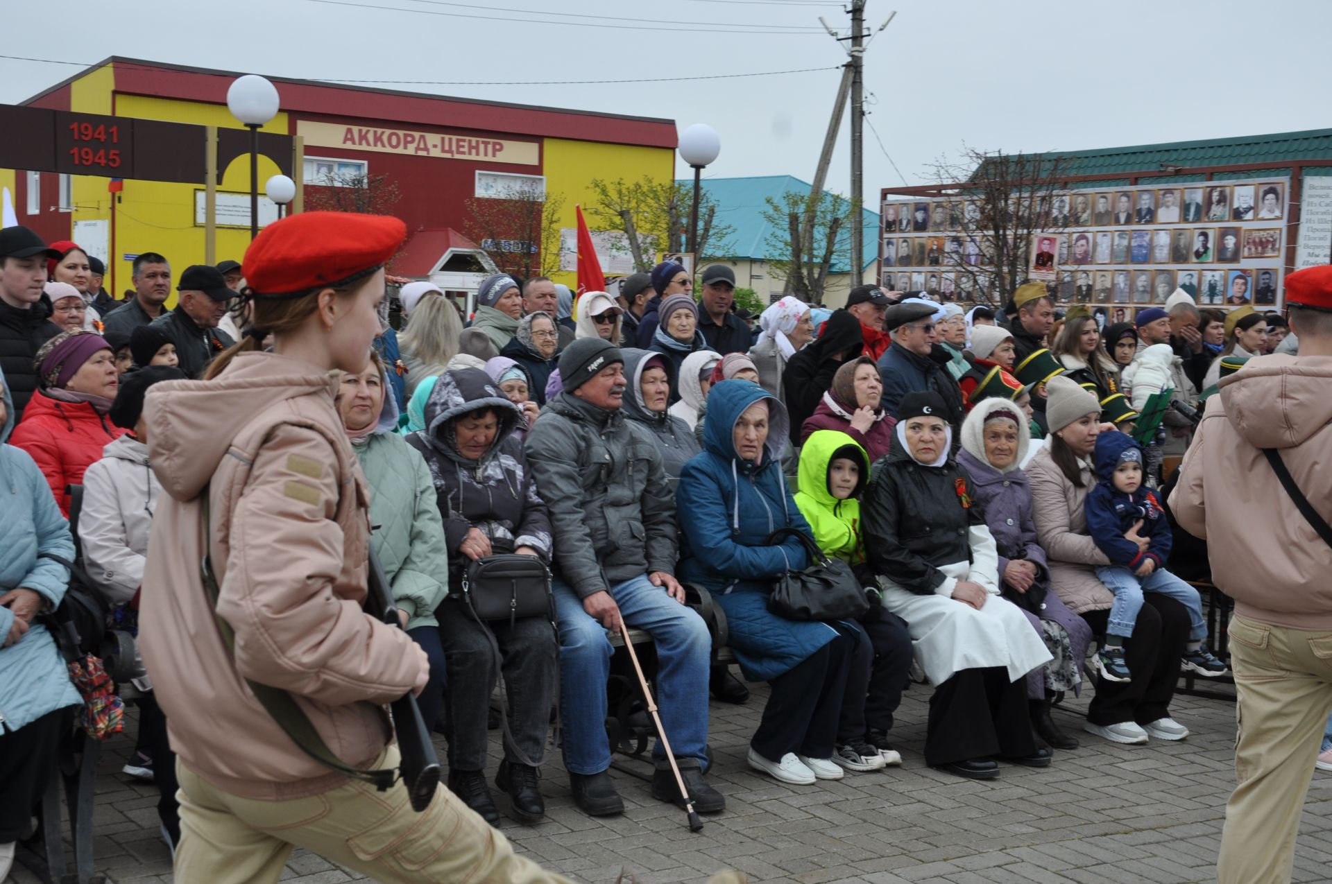 Җиңү көненә багышланган  парад һәм бәйрәм митингы Шәмәрдәндә дә  тантаналы шартларда үтте