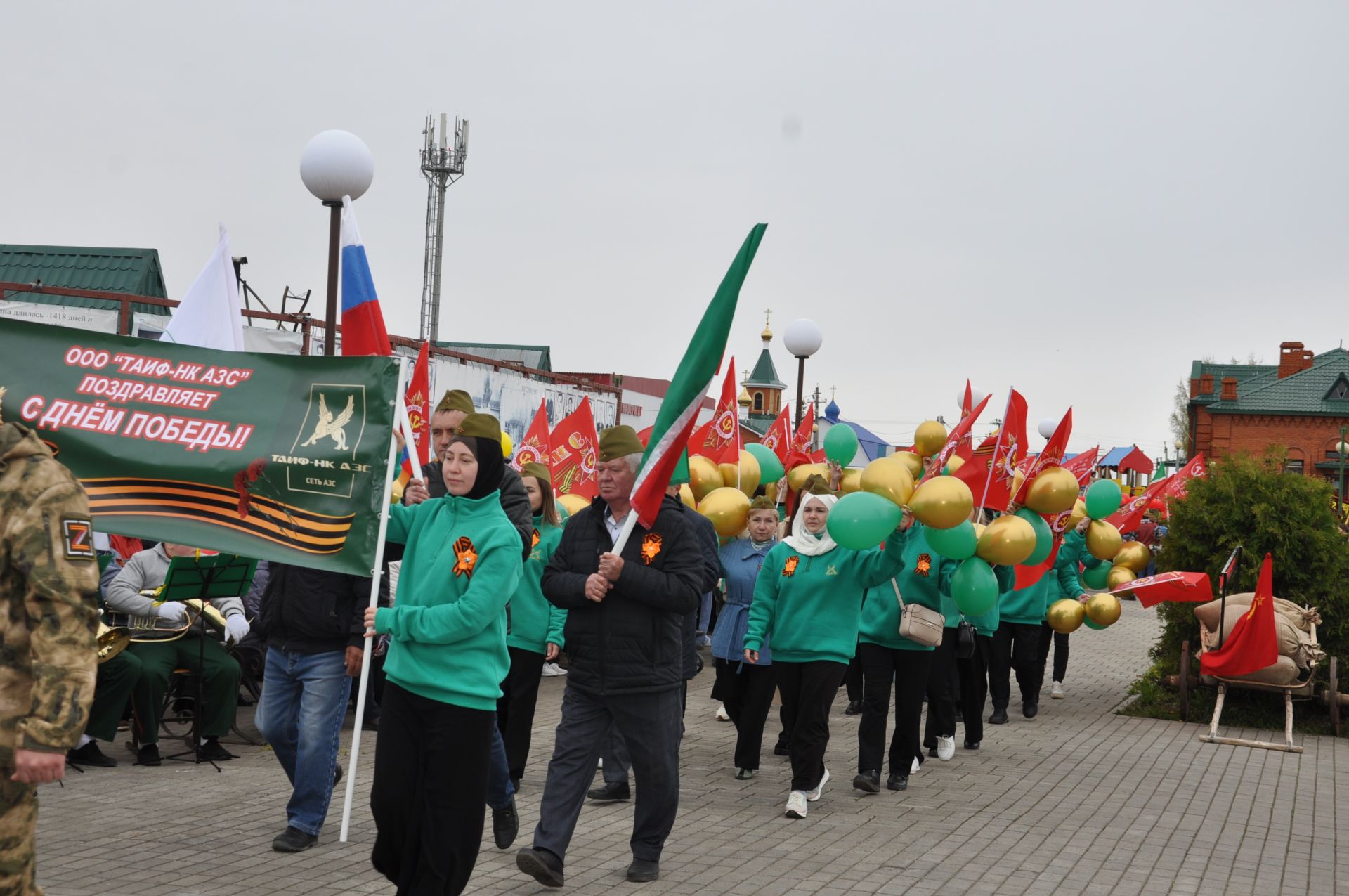 Җиңү көненә багышланган  парад һәм бәйрәм митингы Шәмәрдәндә дә  тантаналы шартларда үтте