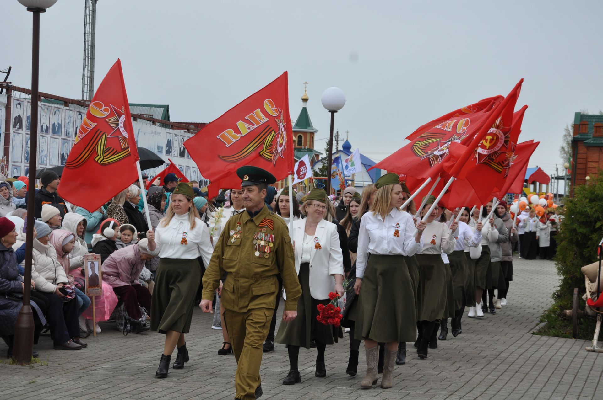 Җиңү көненә багышланган  парад һәм бәйрәм митингы Шәмәрдәндә дә  тантаналы шартларда үтте