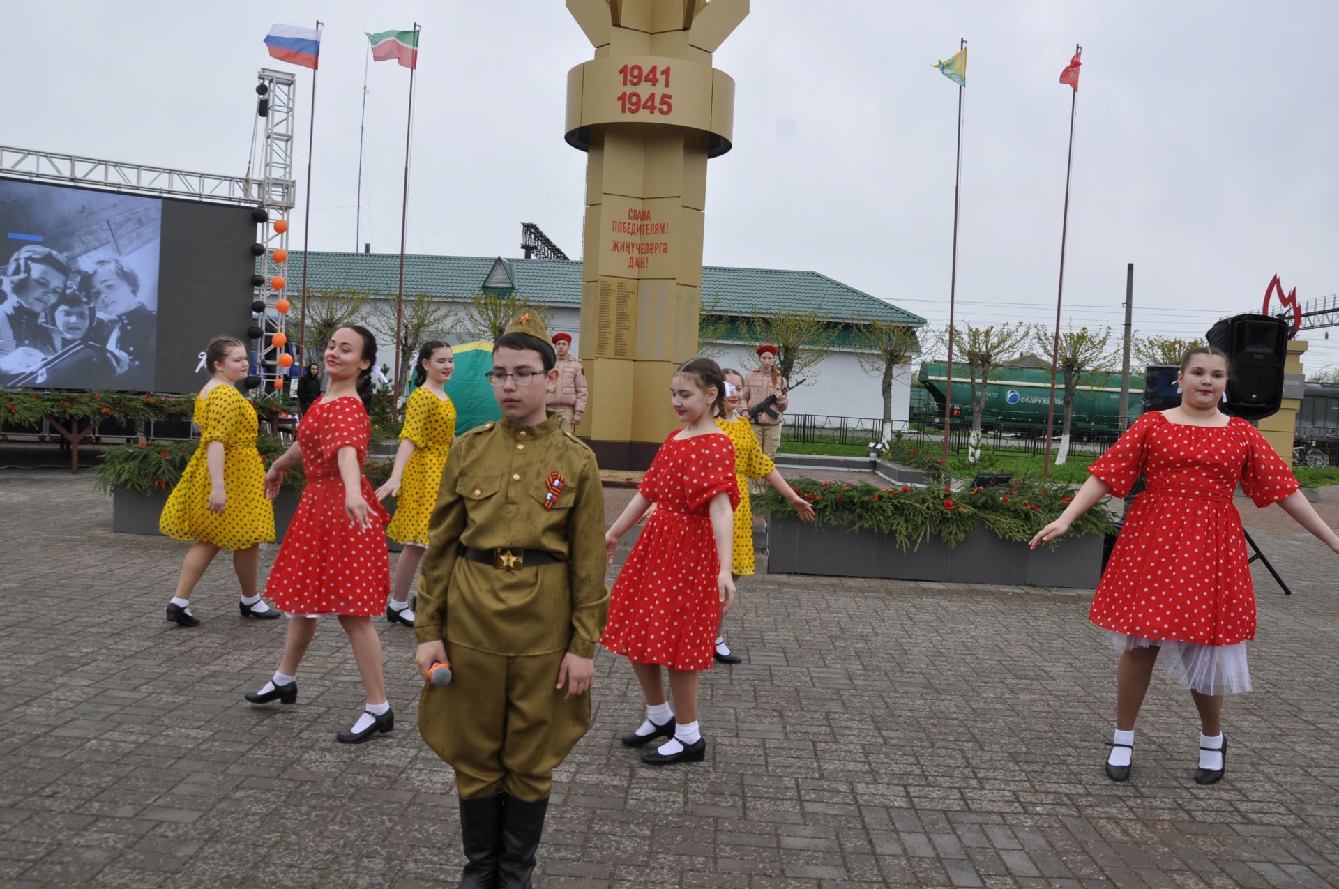Җиңү көненә багышланган  парад һәм бәйрәм митингы Шәмәрдәндә дә  тантаналы шартларда үтте