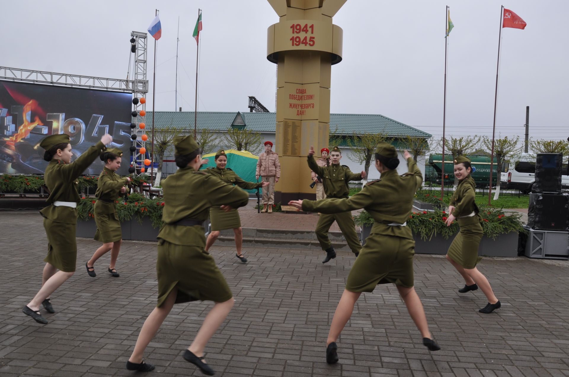 Җиңү көненә багышланган  парад һәм бәйрәм митингы Шәмәрдәндә дә  тантаналы шартларда үтте