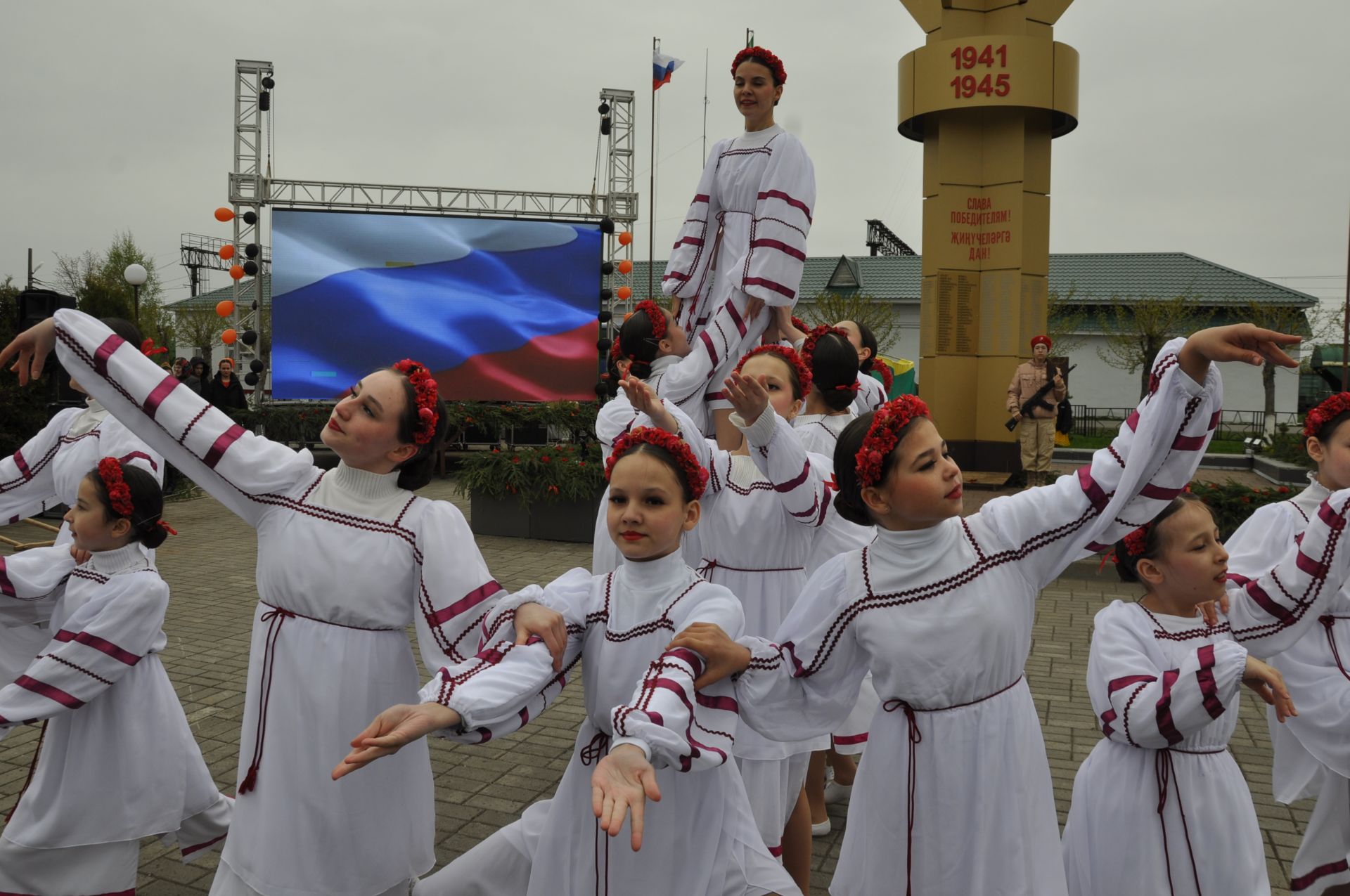 Җиңү көненә багышланган  парад һәм бәйрәм митингы Шәмәрдәндә дә  тантаналы шартларда үтте
