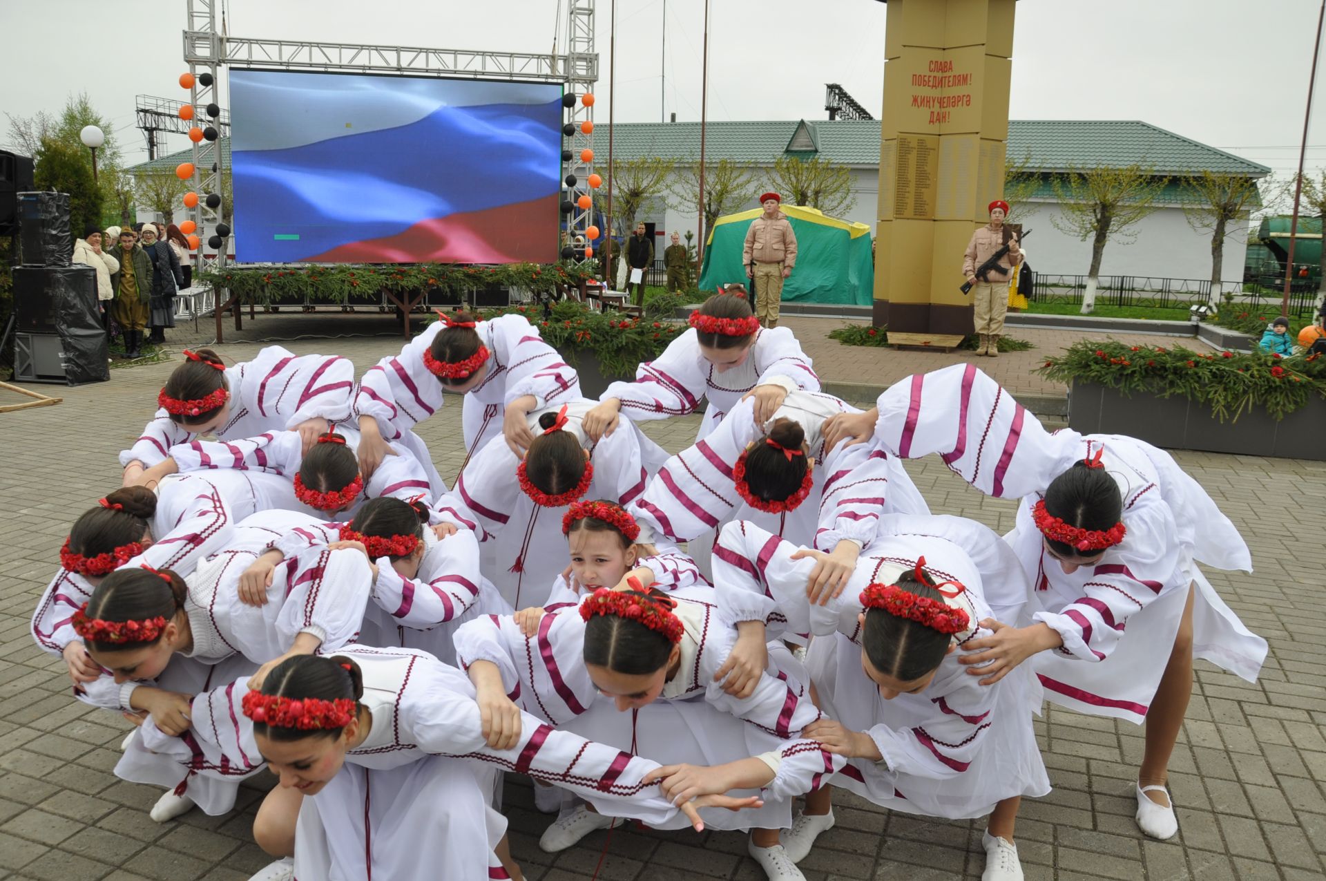 Җиңү көненә багышланган  парад һәм бәйрәм митингы Шәмәрдәндә дә  тантаналы шартларда үтте