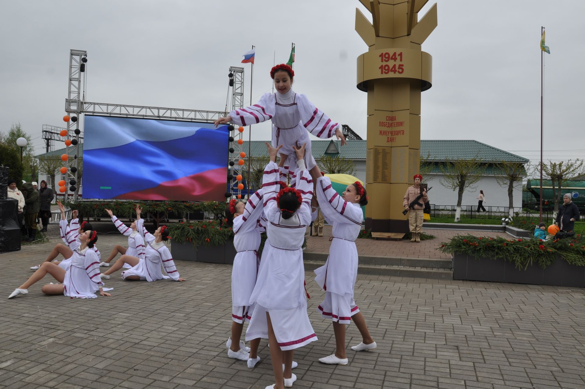 Җиңү көненә багышланган  парад һәм бәйрәм митингы Шәмәрдәндә дә  тантаналы шартларда үтте