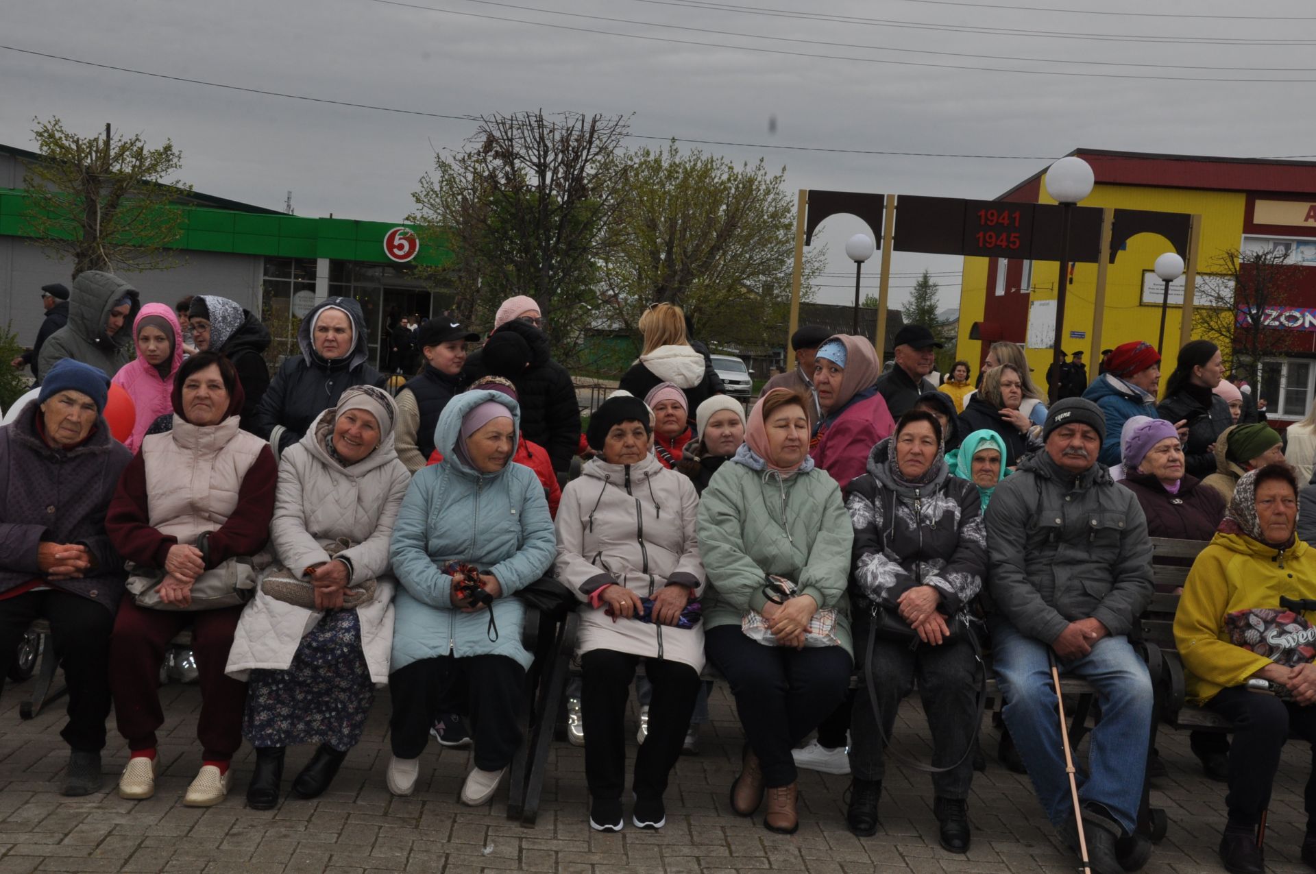 Җиңү көненә багышланган  парад һәм бәйрәм митингы Шәмәрдәндә дә  тантаналы шартларда үтте